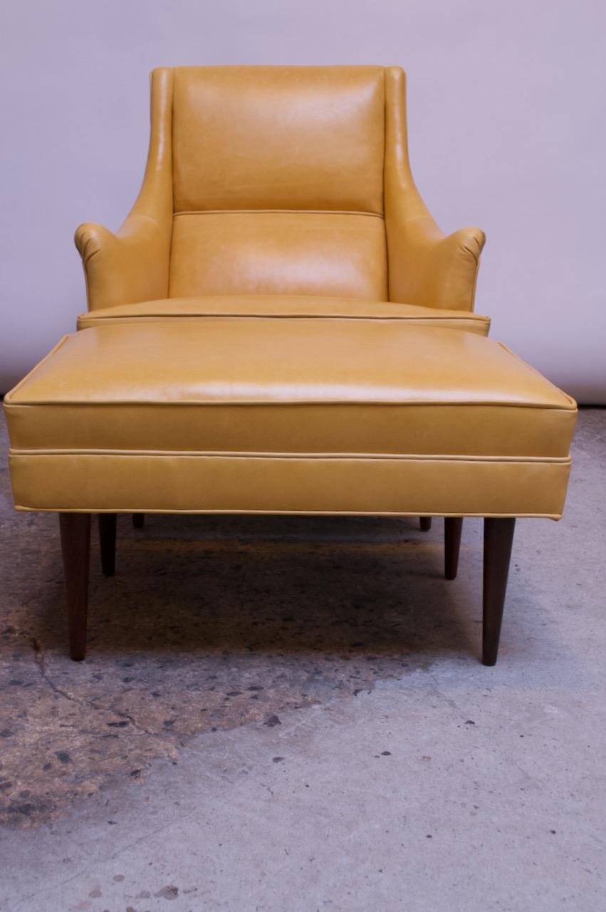 Mid-Century Modern Leather and Walnut Milo Baughman for James Inc. Lounge Chair and Ottoman For Sale