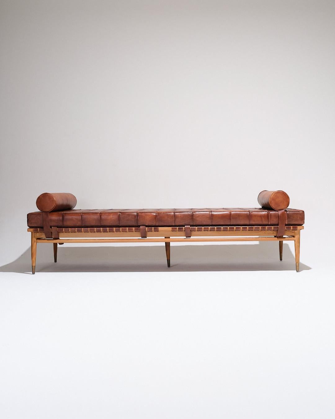 Lit de jour en cuir et Wood, Olivier De Schrijver, 1970 Bon état - En vente à PARIS, FR