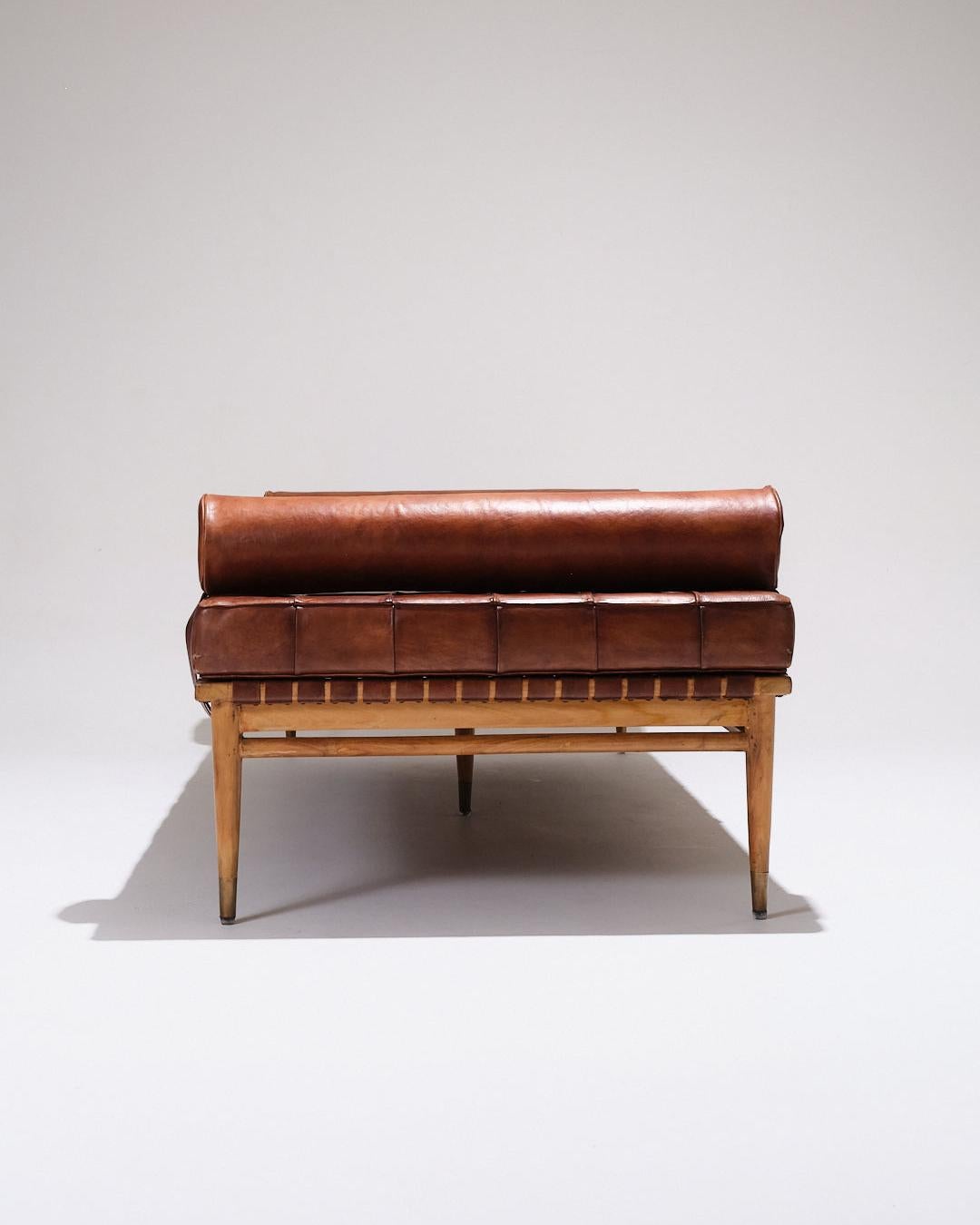 Cuir Lit de jour en cuir et Wood, Olivier De Schrijver, 1970 en vente