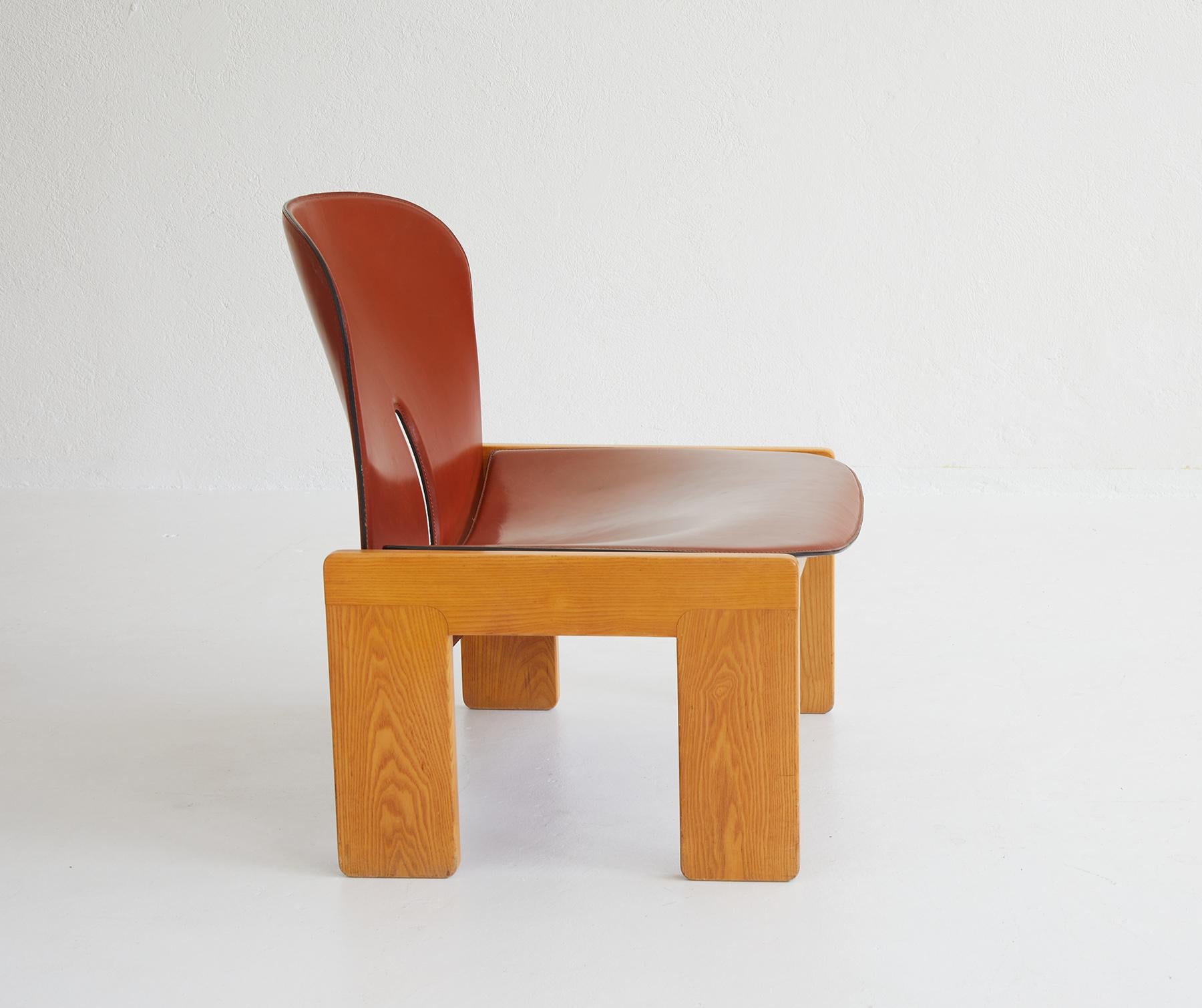 Leather and wood lounge chair 