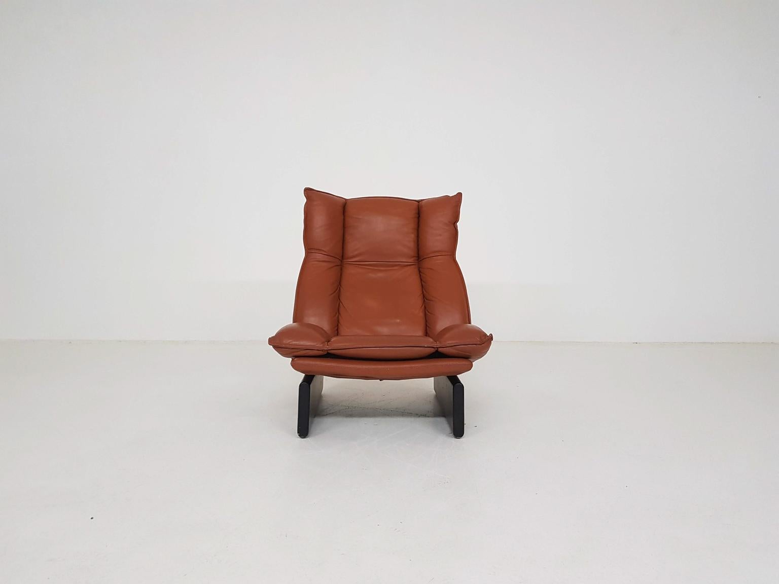 Late 20th Century Leather and Wood Lounge Chair by Leolux, Dutch Modern Design, 1970s