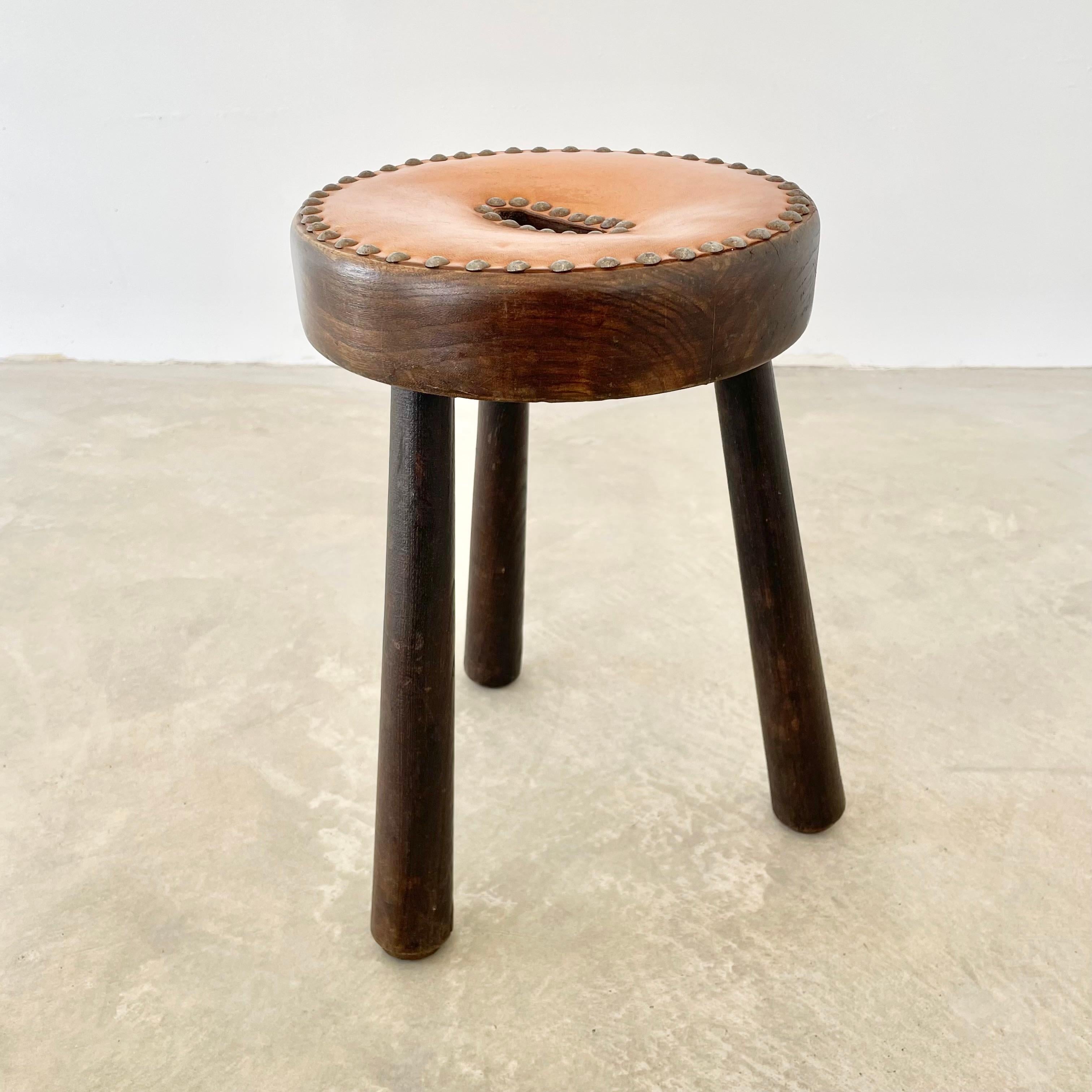 Leather and Wood Studded Stool, 1970s France For Sale 1