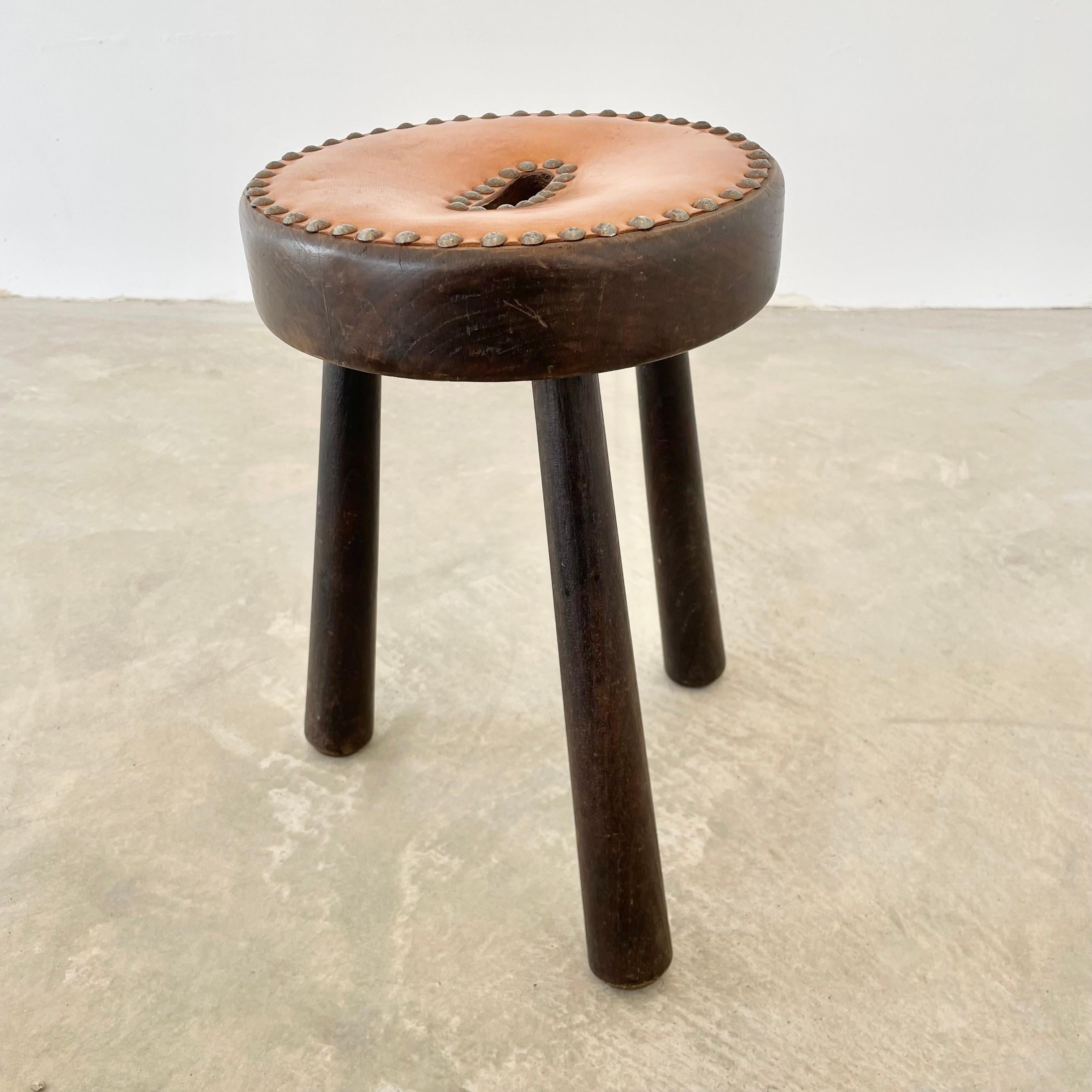 Leather and Wood Studded Stool, 1970s France For Sale 2