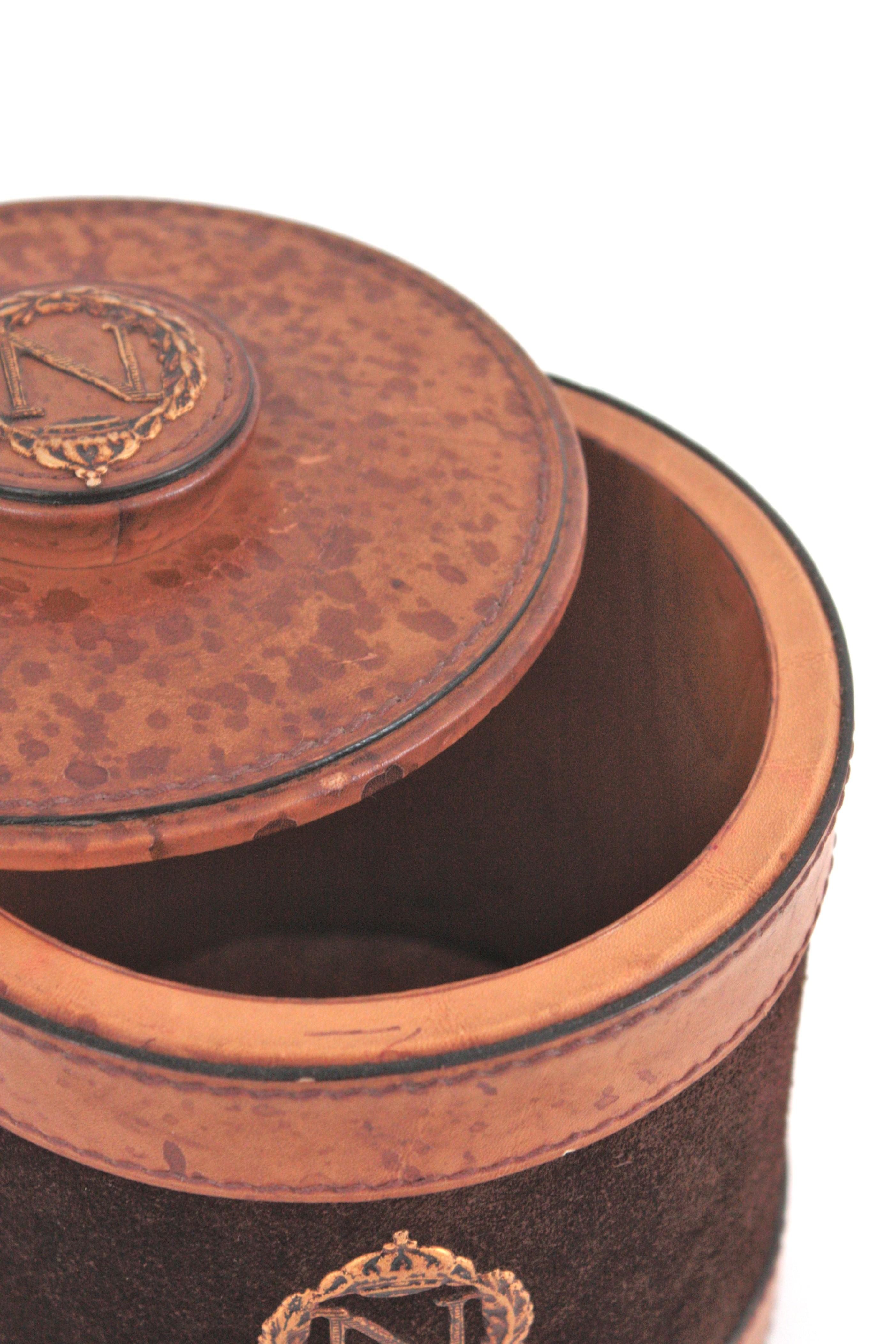 Caja humidificador de tabaco en cuero y madera , Francia años 50 en venta 4