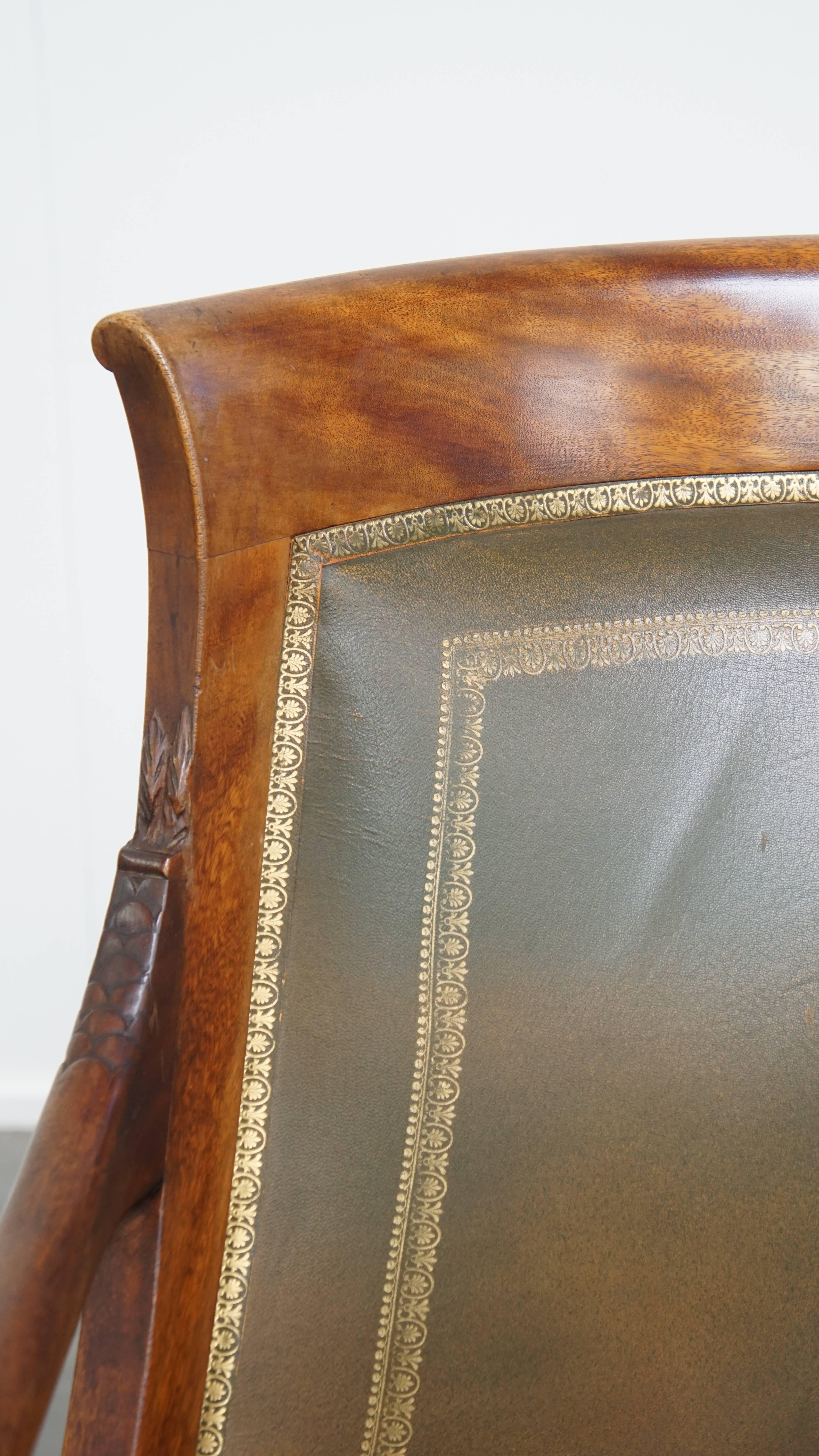 Sedia da scrivania in pelle e legno in stile Impero dei primi del Novecento in vendita 3