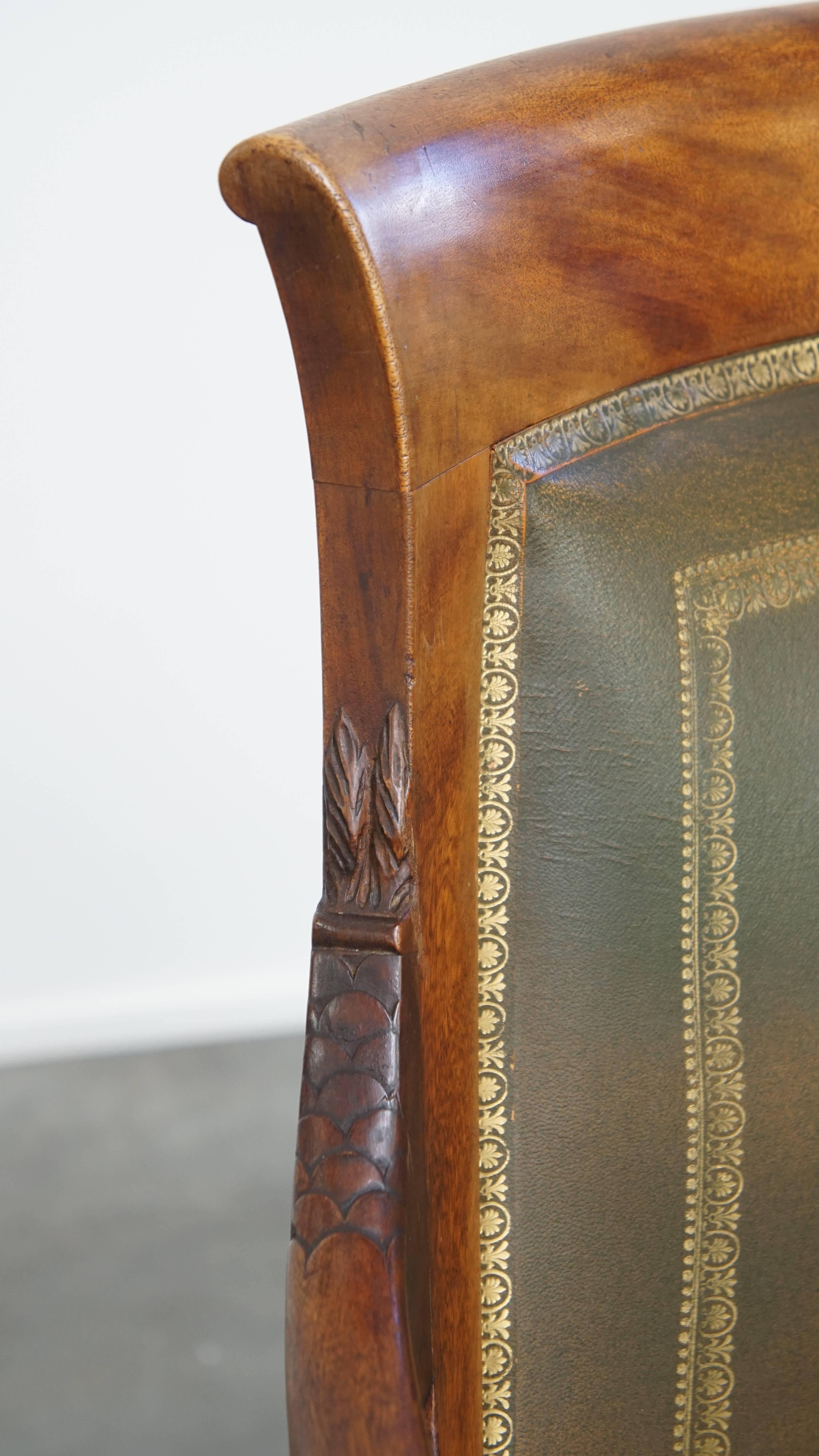 Sedia da scrivania in pelle e legno in stile Impero dei primi del Novecento in vendita 2