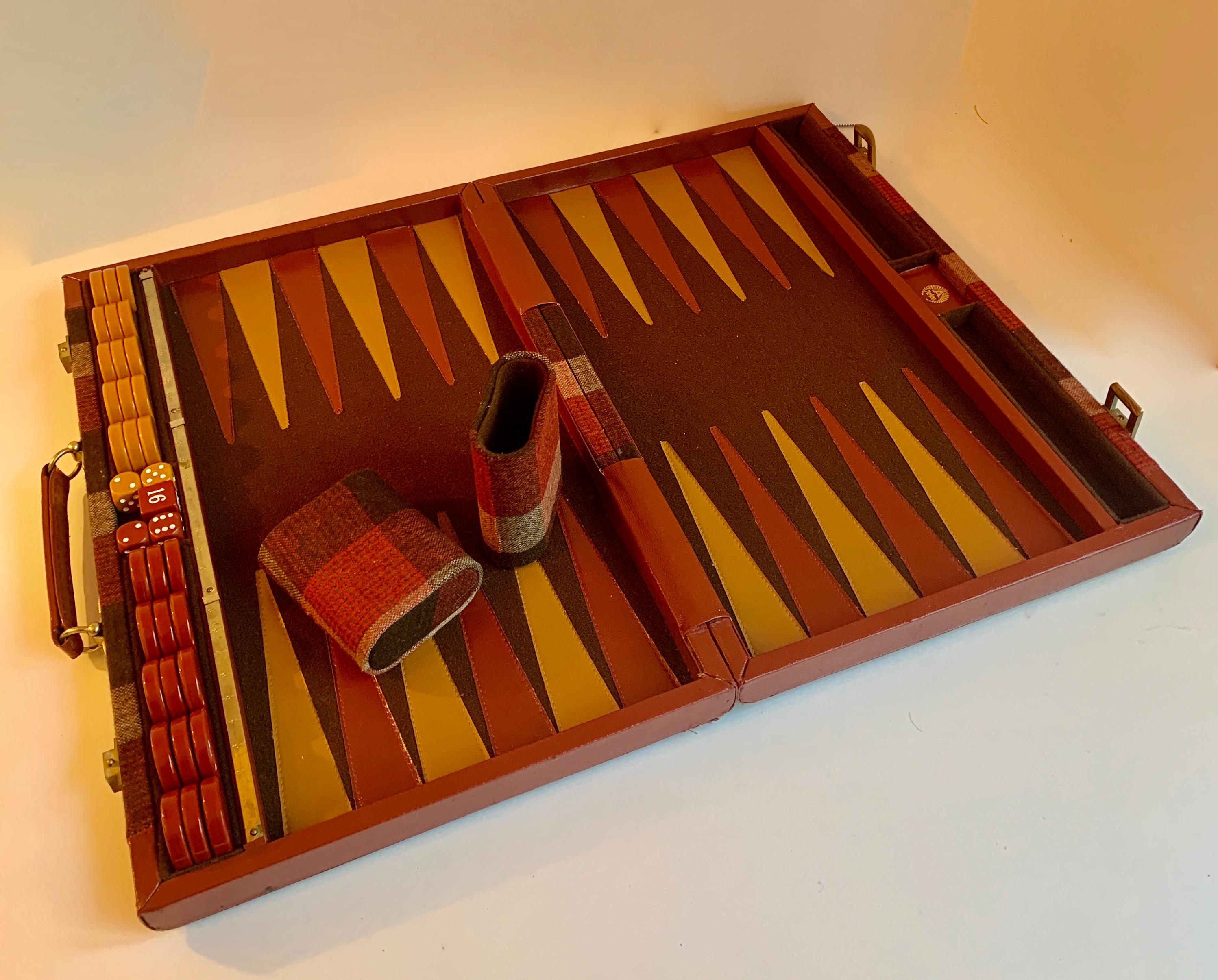 Leather and Wool Backgammon Suitcase Style Backgammon Set In Good Condition In Los Angeles, CA