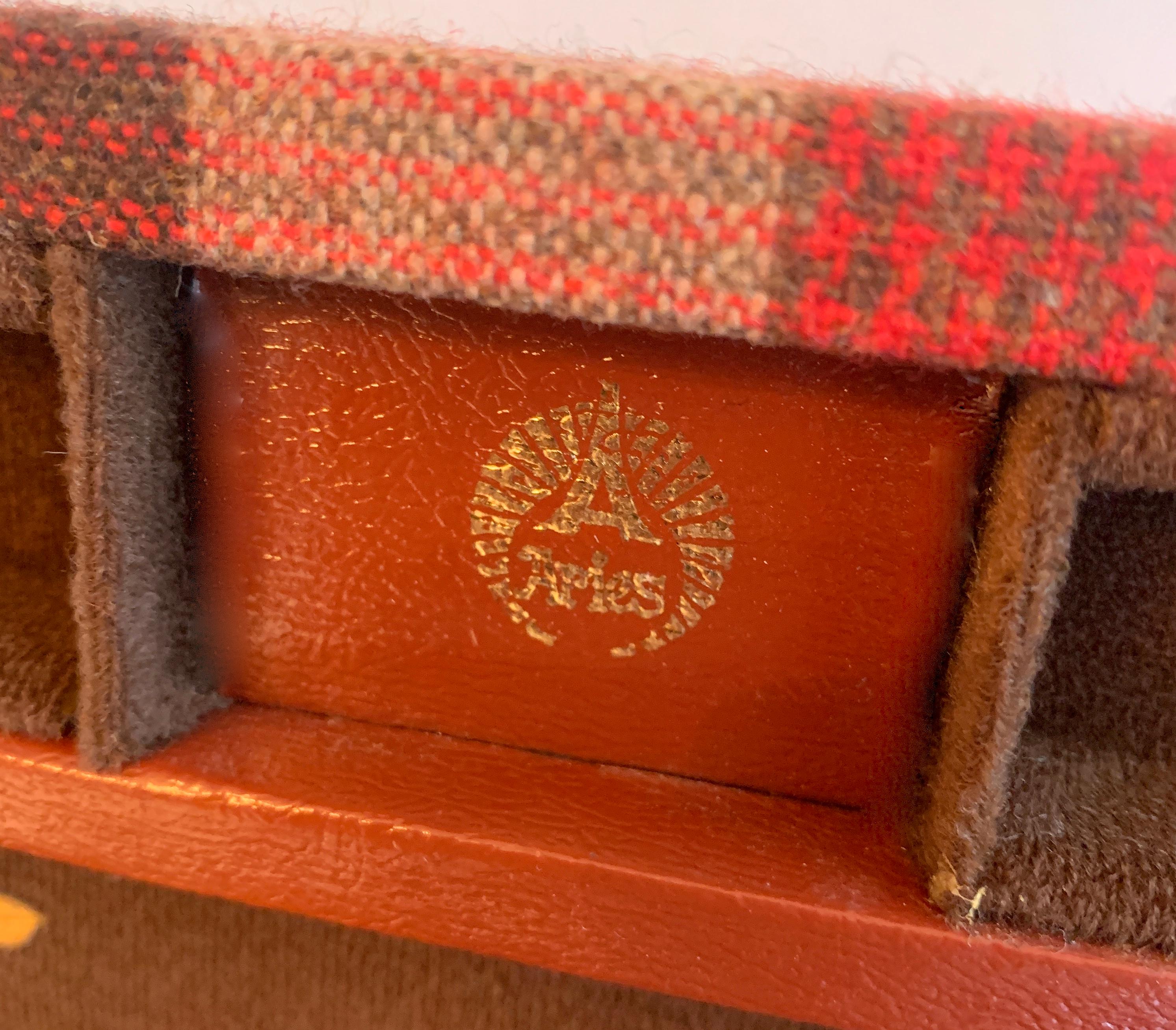 Leather and Wool Backgammon Suitcase Style Backgammon Set 1