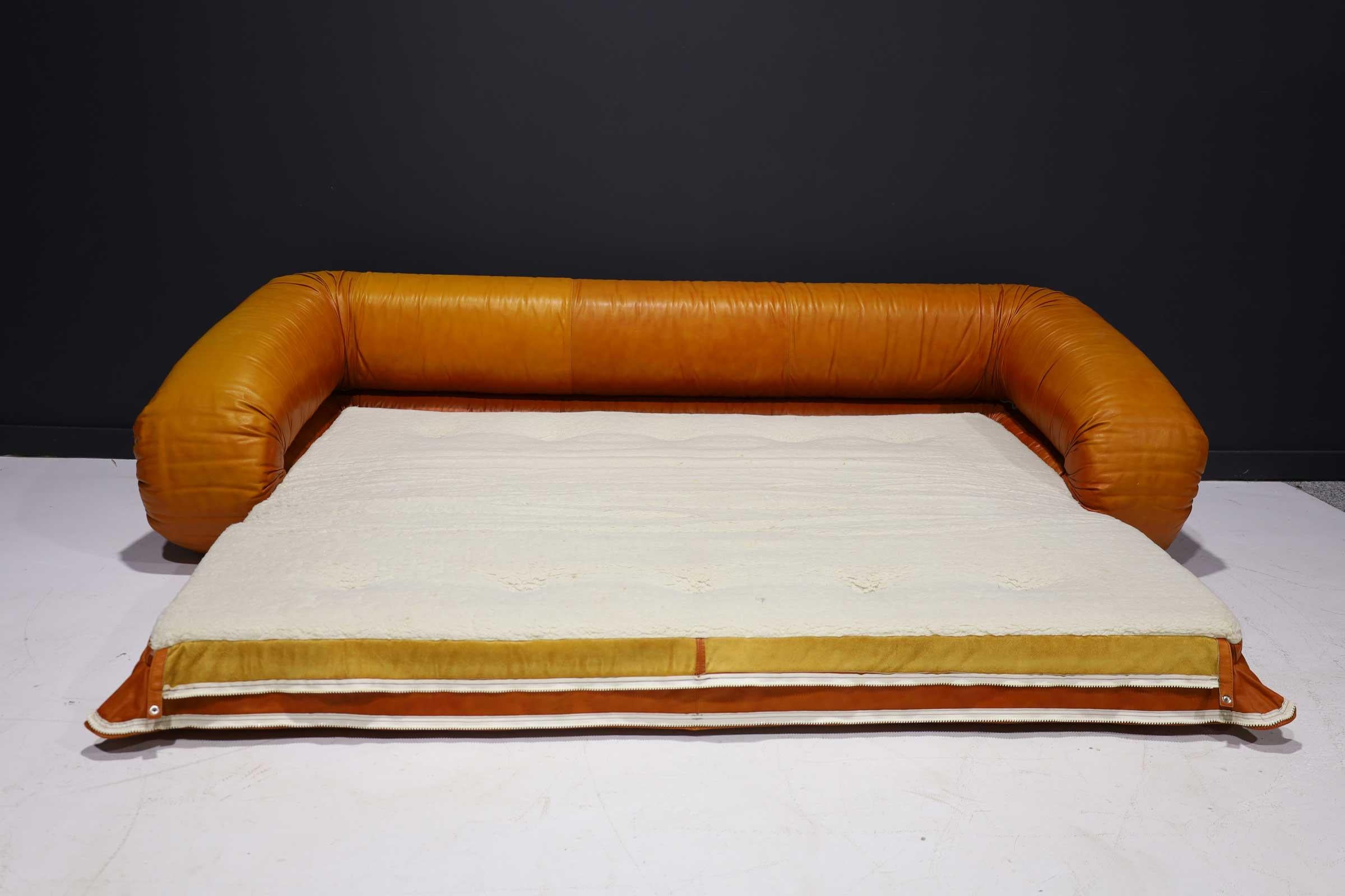 Italian Leather Anfibio Sofa Bed by Alessandro Becchi for Giovannetti Collezioni, 1970s