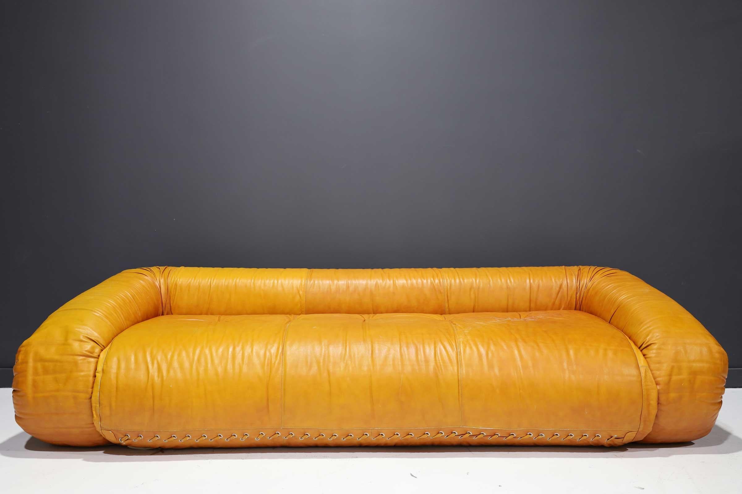 Leather Anfibio Sofa Bed by Alessandro Becchi for Giovannetti Collezioni, 1970s In Good Condition In Dallas, TX