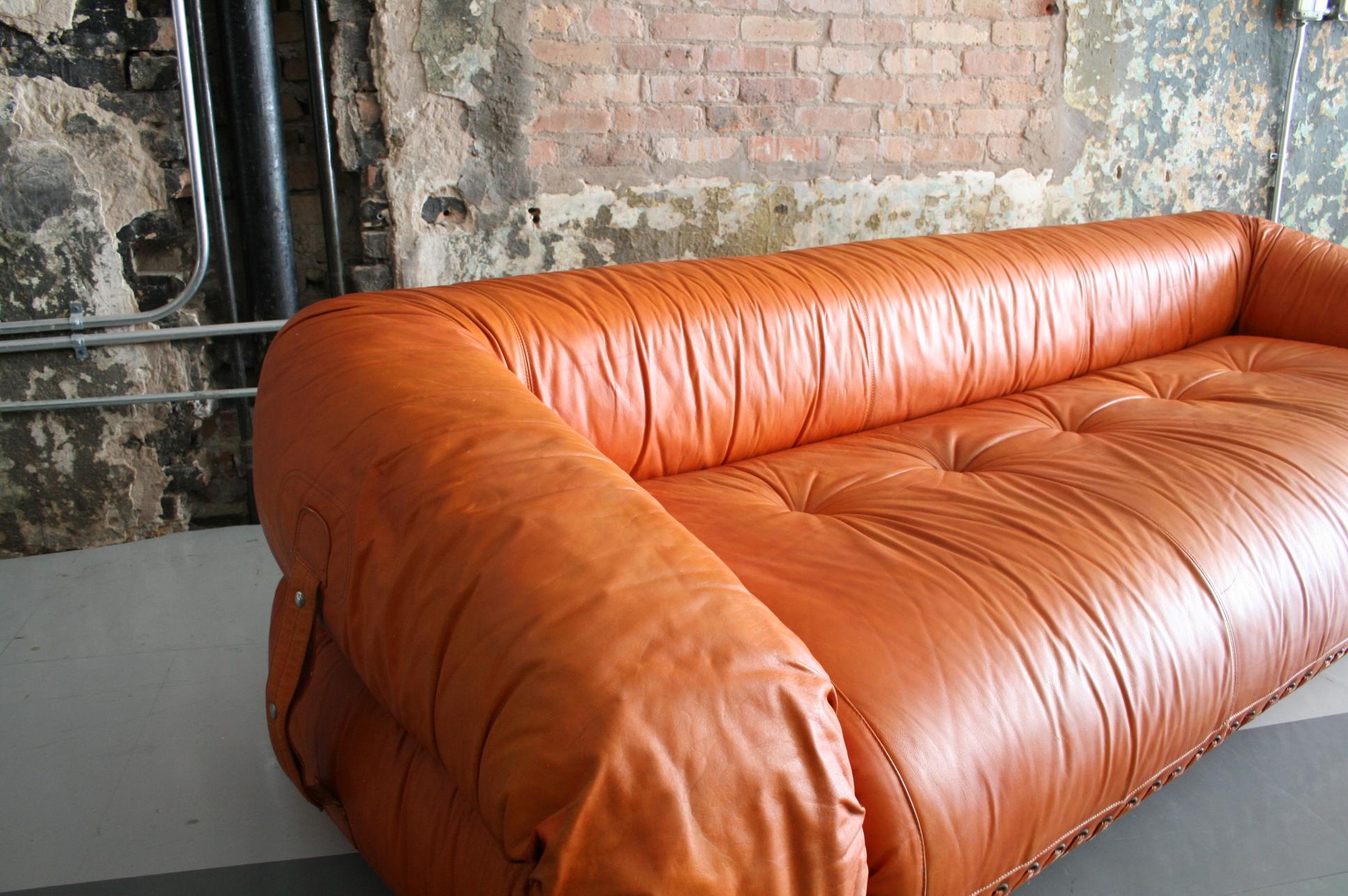 Mid-Century Modern Leather Anfibio Sofa / Bed by Alessandro Becchi for Giovannetti Collezioni, 1971