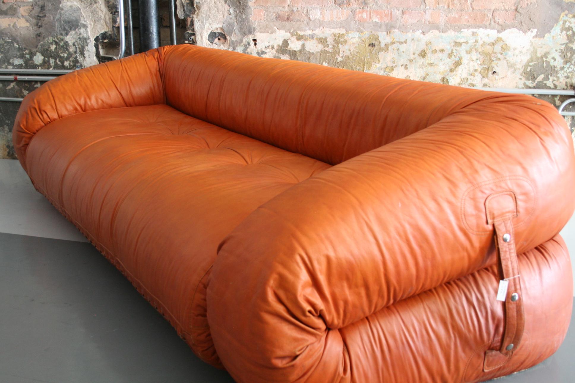 Leather Anfibio Sofa / Bed by Alessandro Becchi for Giovannetti Collezioni, 1971 In Good Condition In Chicago, IL