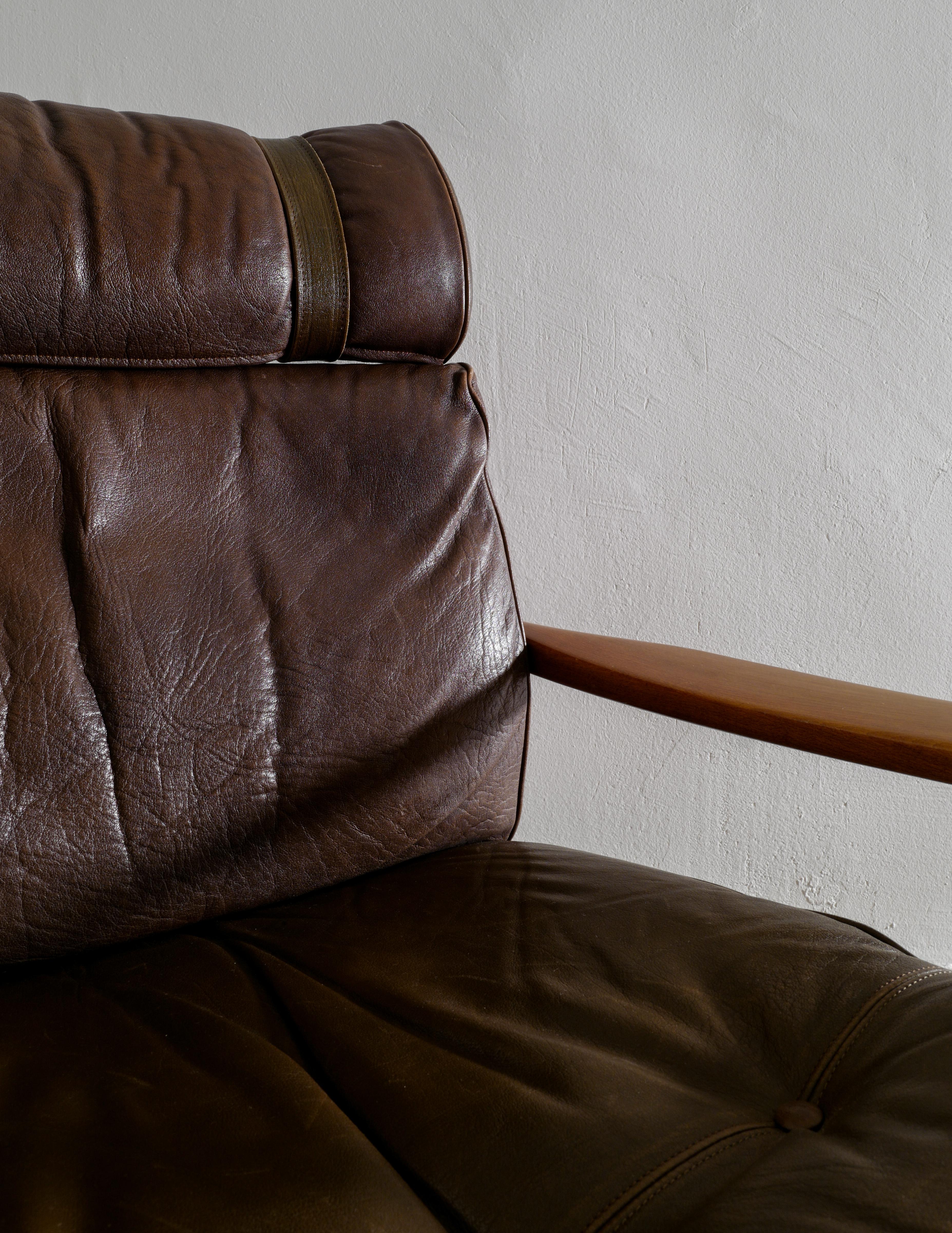Sillón de cuero con brazos de Ingemar Thillmark Producido por OPE Möbler, Suecia, años 60 Cuero en venta
