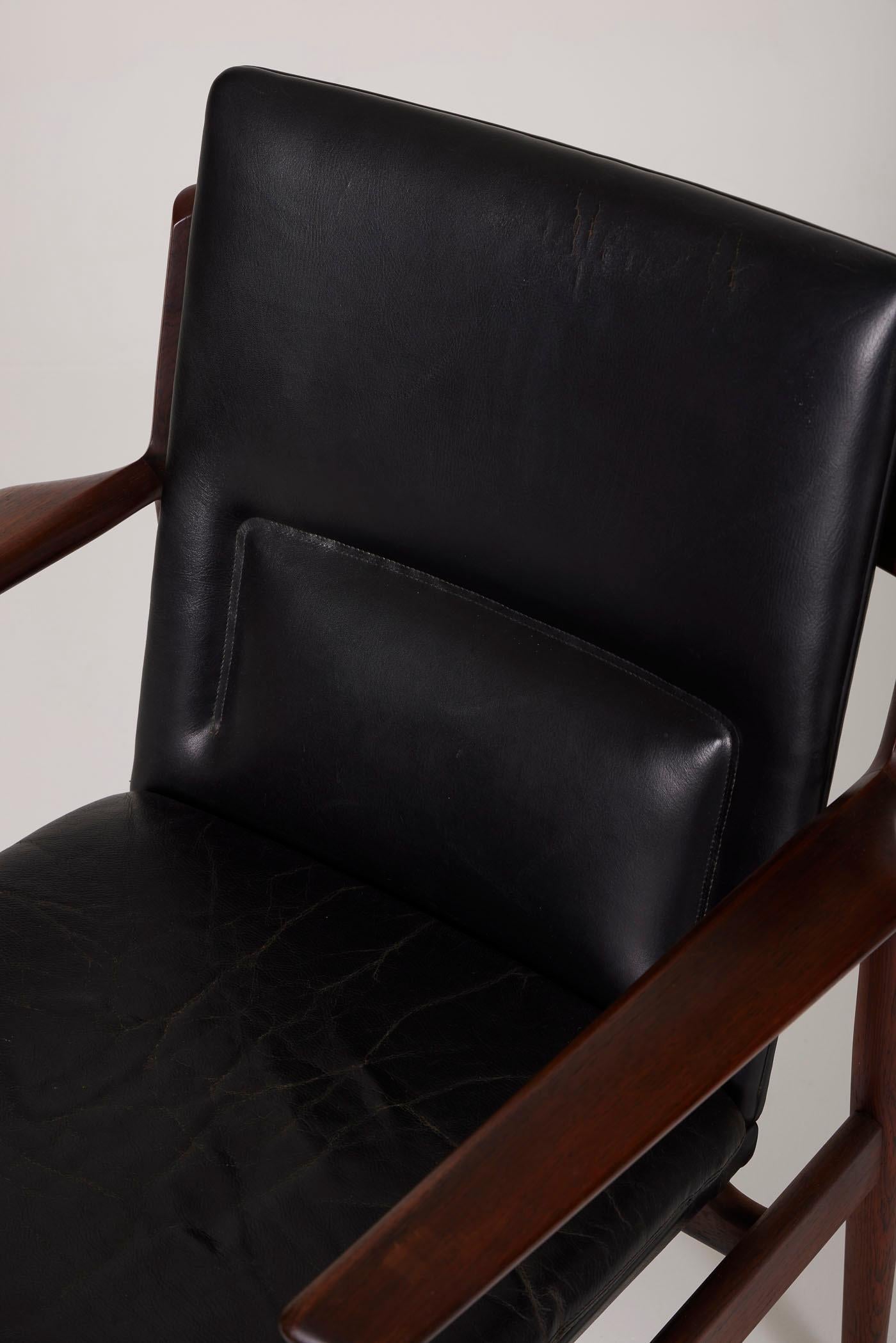 Leather armchair by Arne Vodder For Sale 7