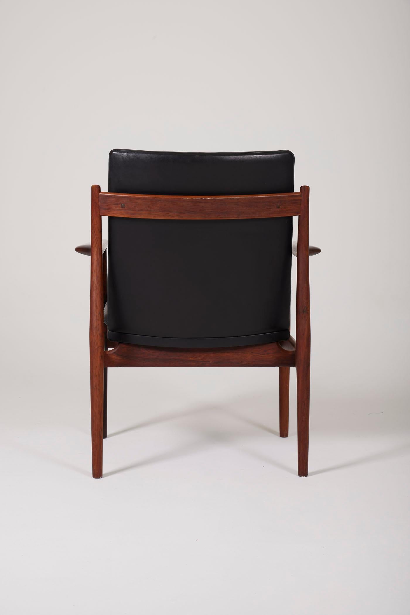 Leather armchair by Arne Vodder In Good Condition For Sale In PARIS, FR
