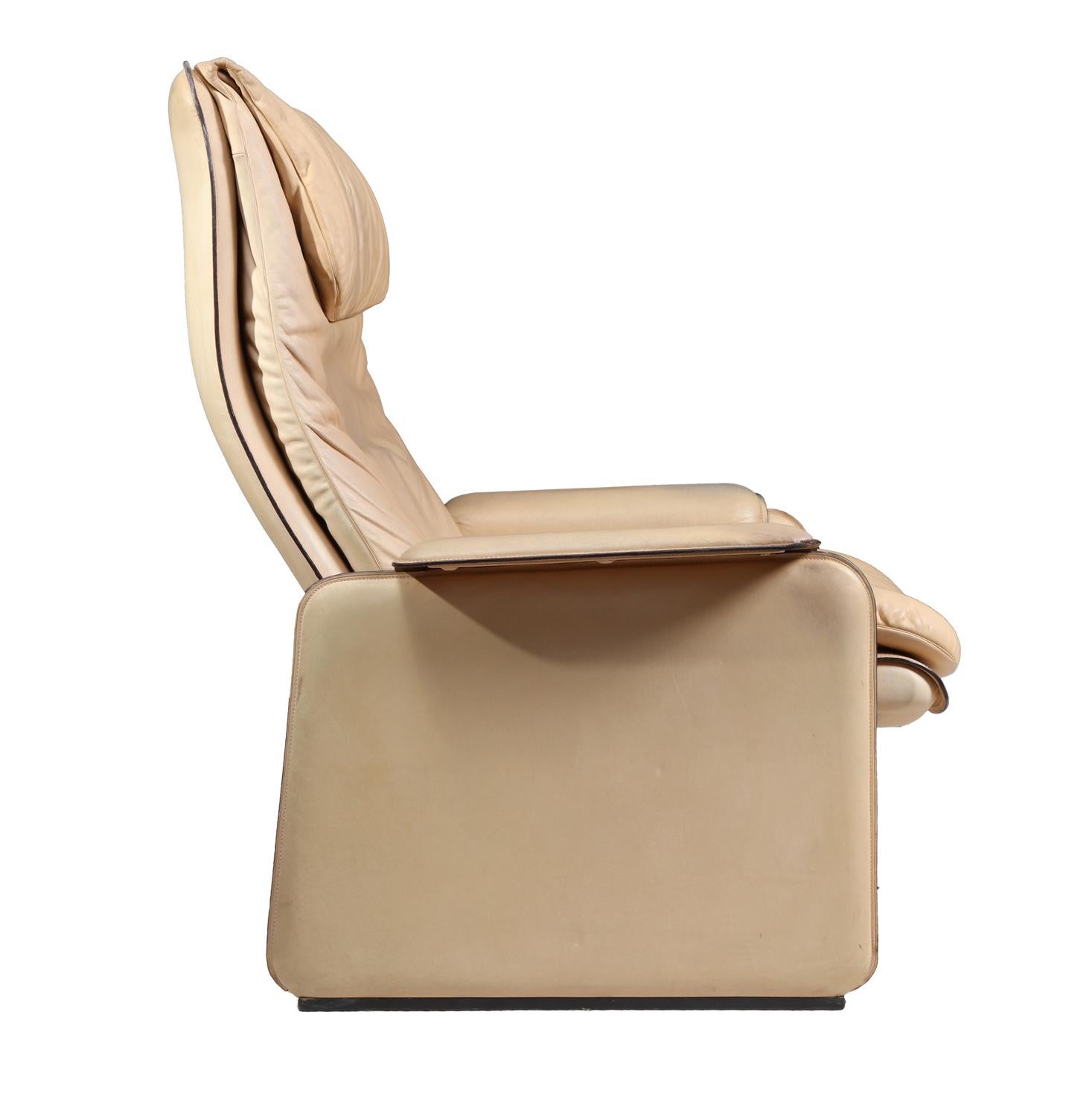 Leather armchair by De Sede, circa 1980
A cream leather reclining armchair designed and produced by De Sede in Switzerland in the 1980s, the chair has general wear and a few age related marks the mechanism works well and is in good condition