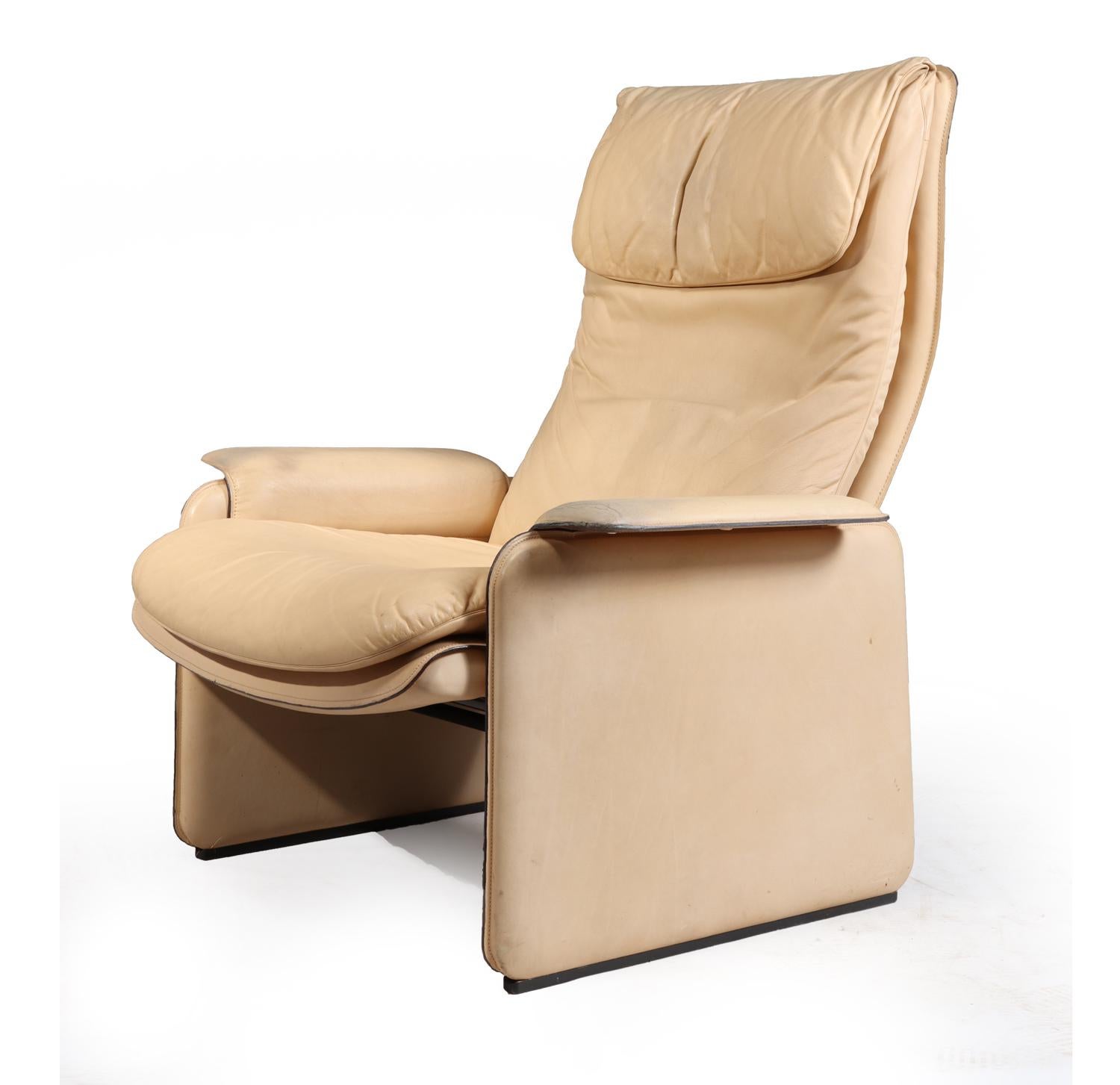 Leather Armchair by De Sede, circa 1980 For Sale 1
