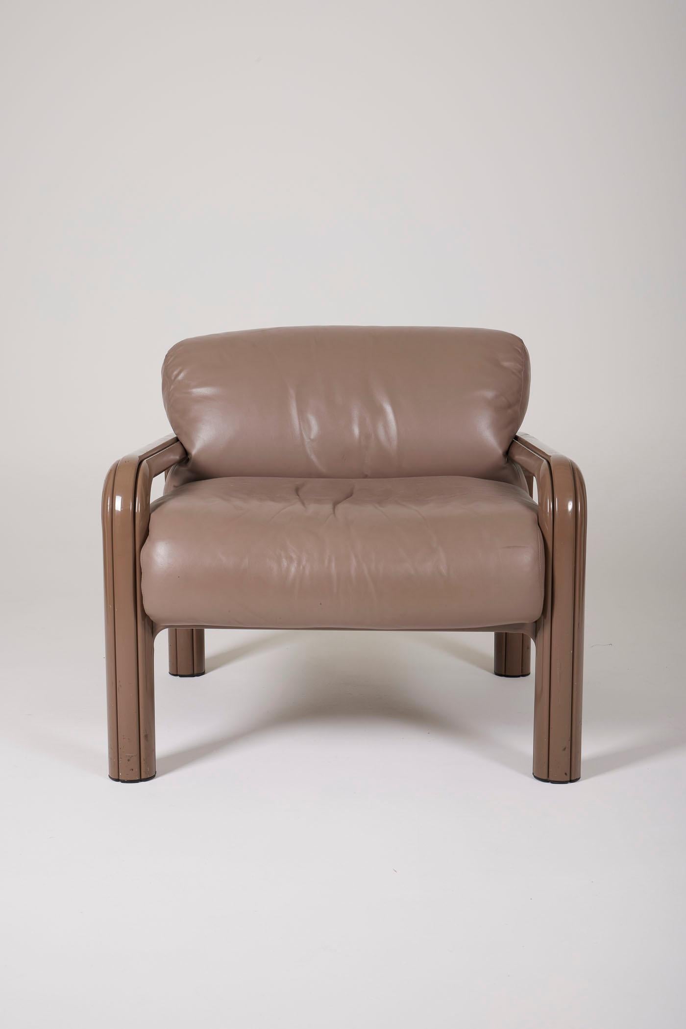 Leather armchair by Gae Aulenti For Sale 3