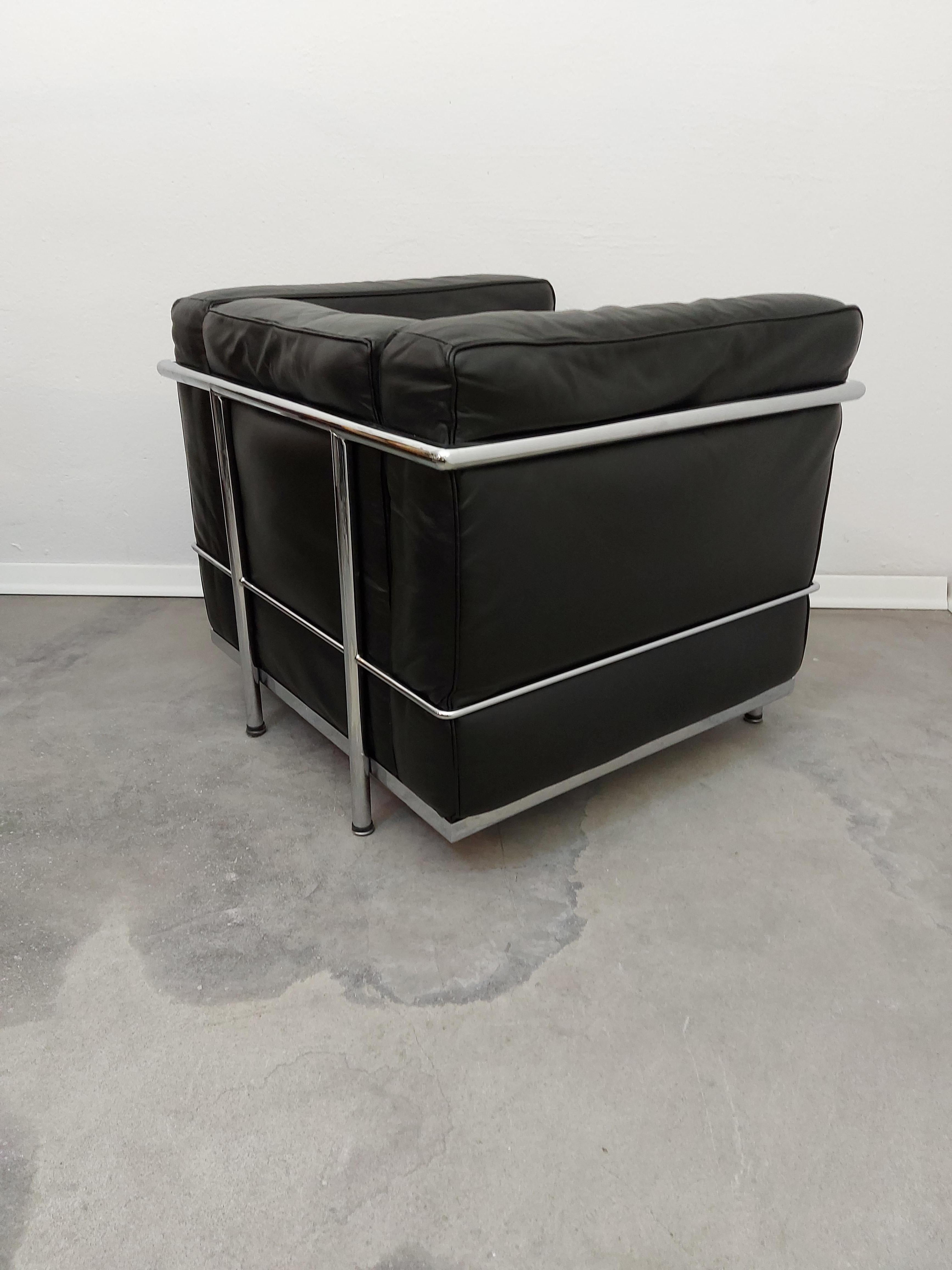 Leather Armchair (Chromed frame) LC, 1990 s For Sale 3