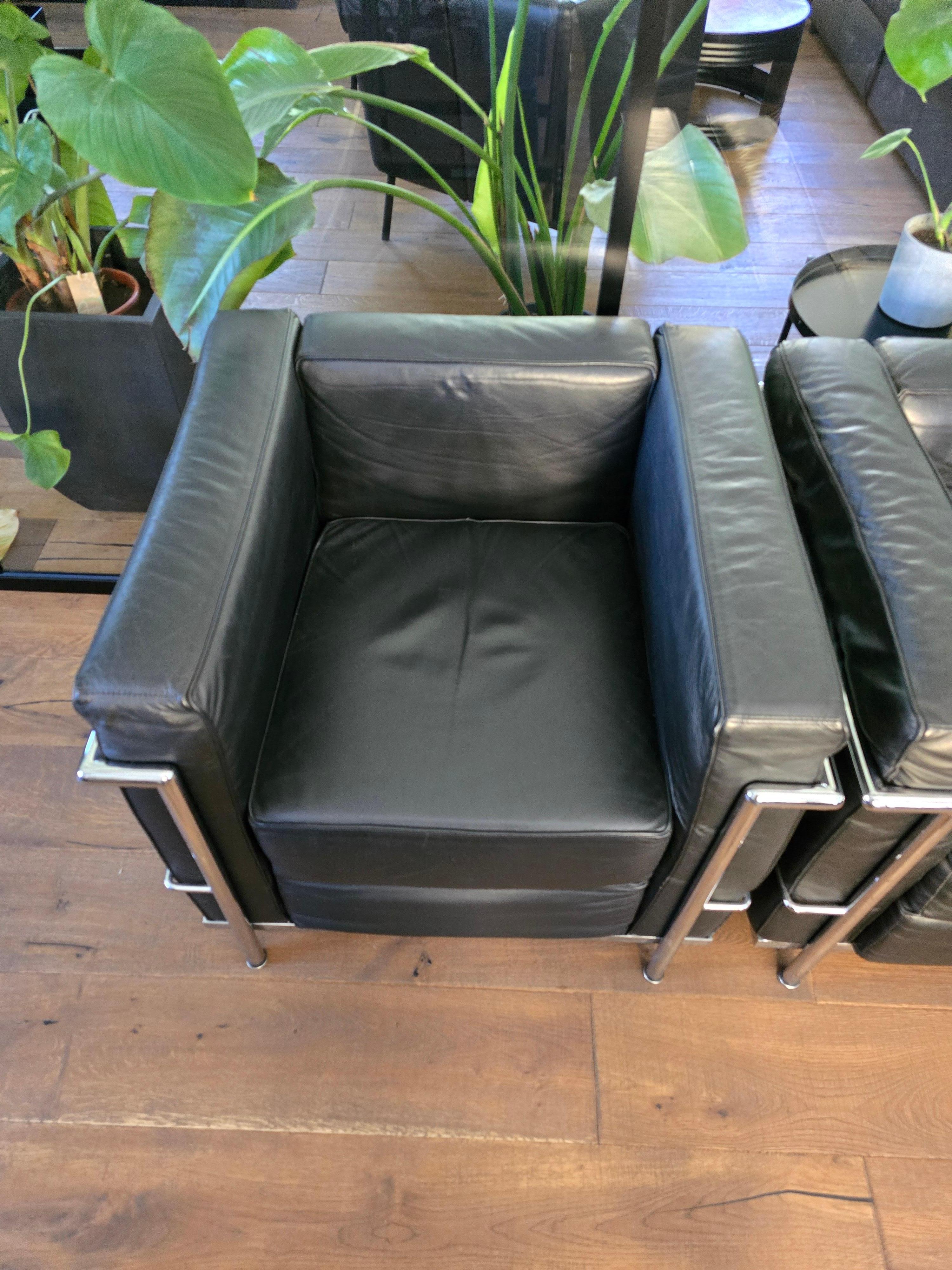 Leather Armchair (Chromed frame) LC, 1990 s For Sale 10