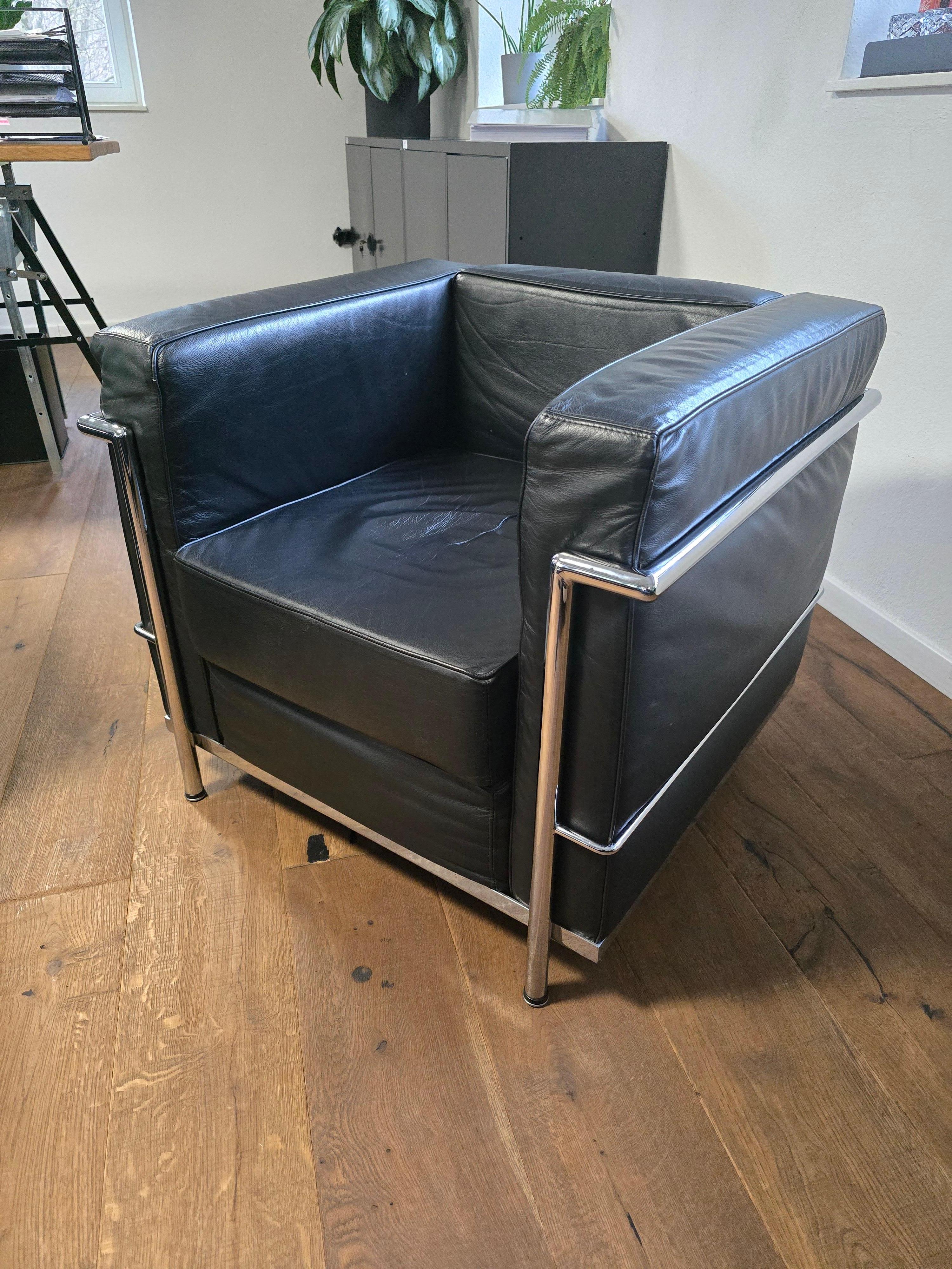 Leather Armchair (Chromed frame) LC, 1990 s For Sale 12