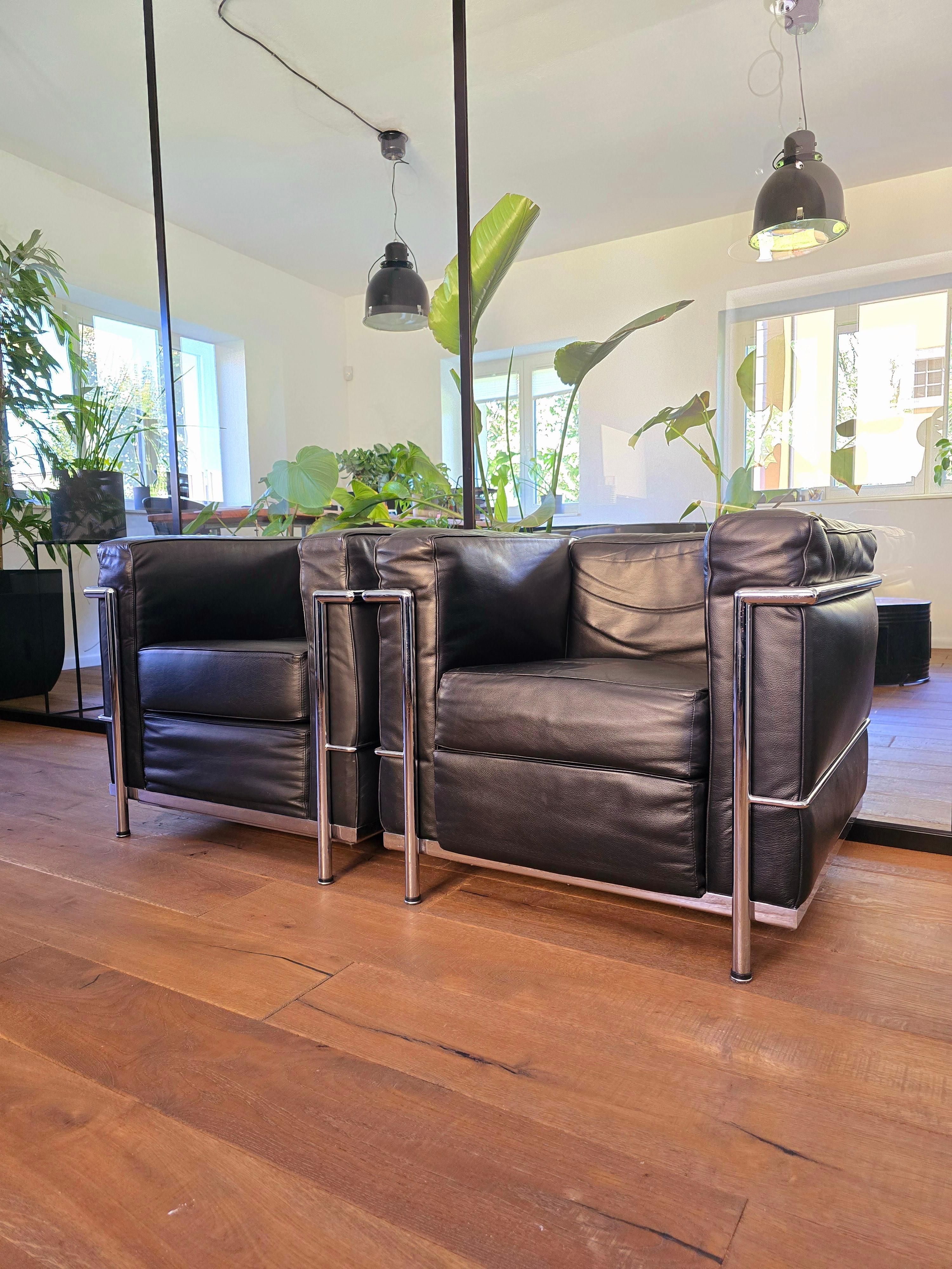 Leather Armchair (Chromed frame) LC, 1990 s For Sale 7