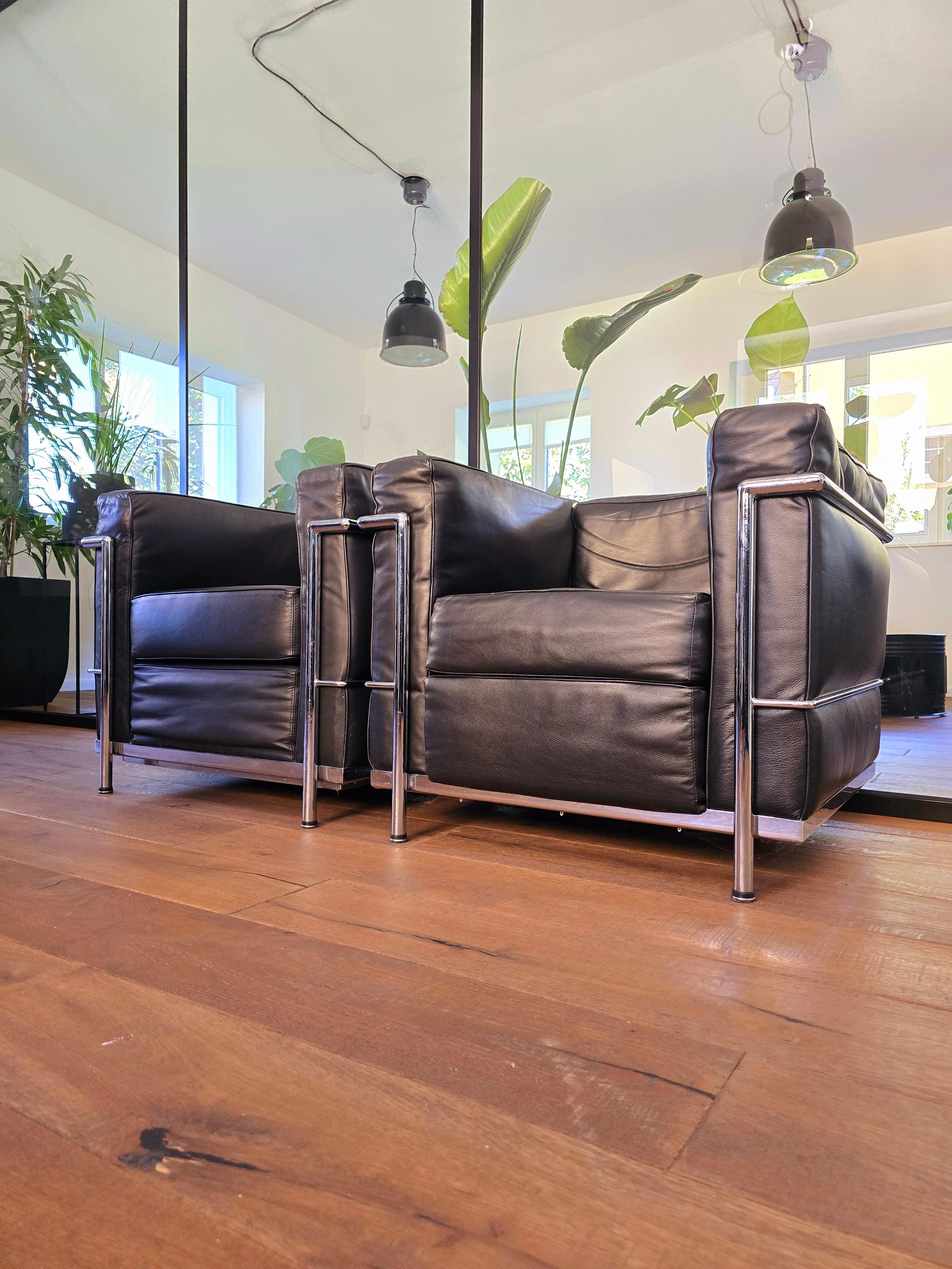 Leather Armchair (Chromed frame) LC, 1990 s For Sale 11