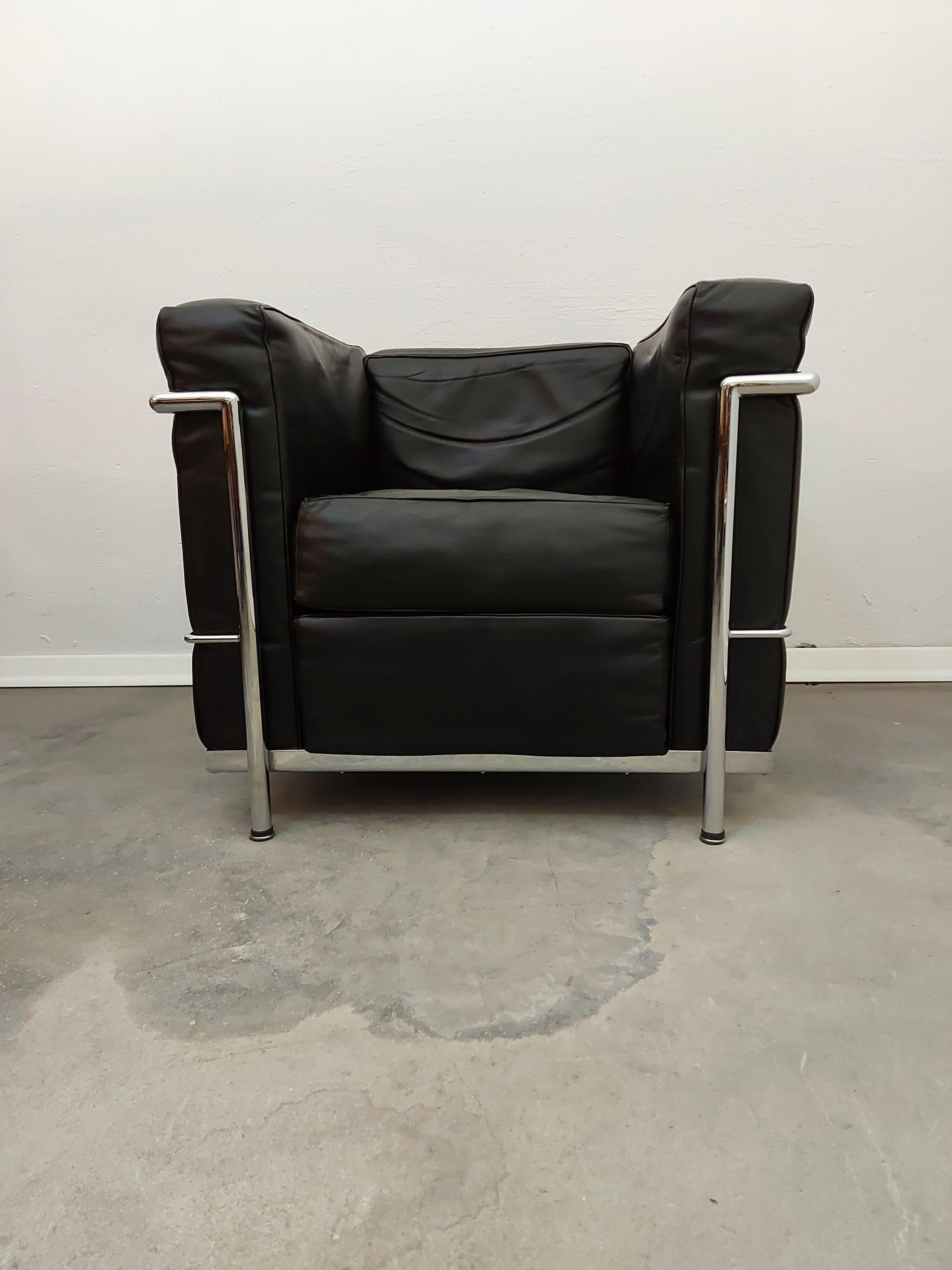 Mid-Century Modern Leather Armchair (Chromed frame) LC, 1990 s For Sale