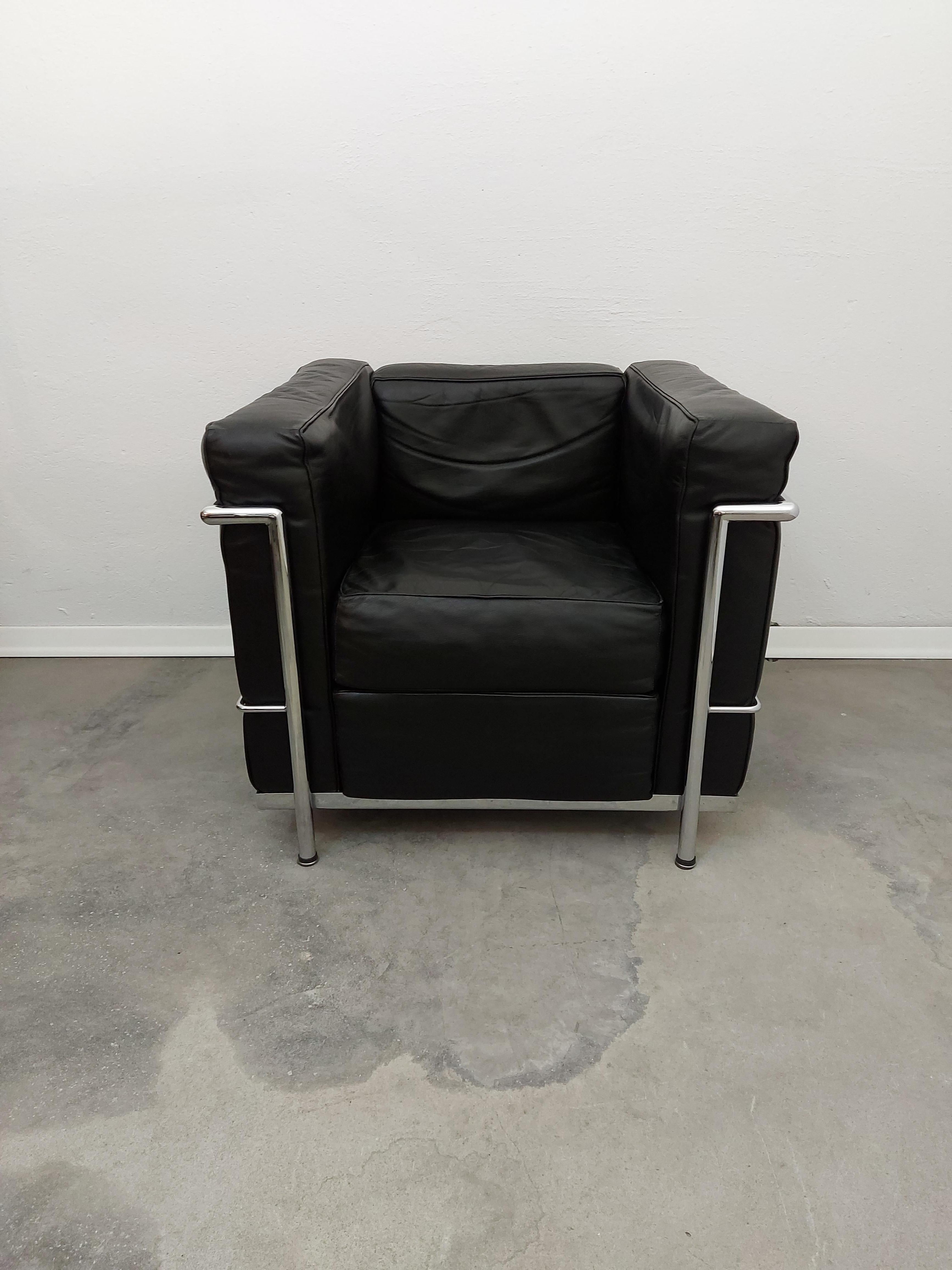 Late 20th Century Leather Armchair (Chromed frame) LC, 1990 s For Sale
