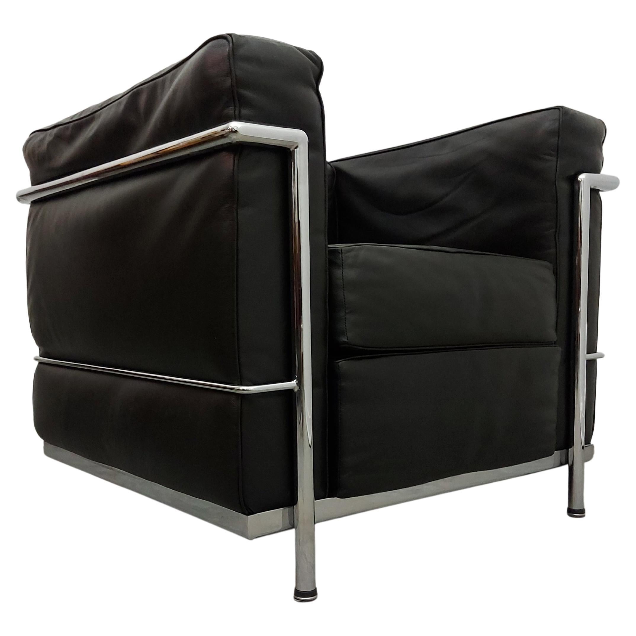 Condition: The leather and chrome are in mint condition.

Manufacturer: made in Italy, 1990s

Style: Design Classics, Midcentury Moder
n
Materials: Leather, Chrome

Color: Black, Chrome