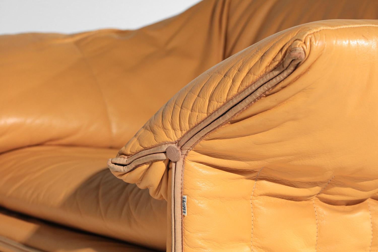 Leather armchairs and sofa Mario Bellini model Le stelle for B&B Italia For Sale 6