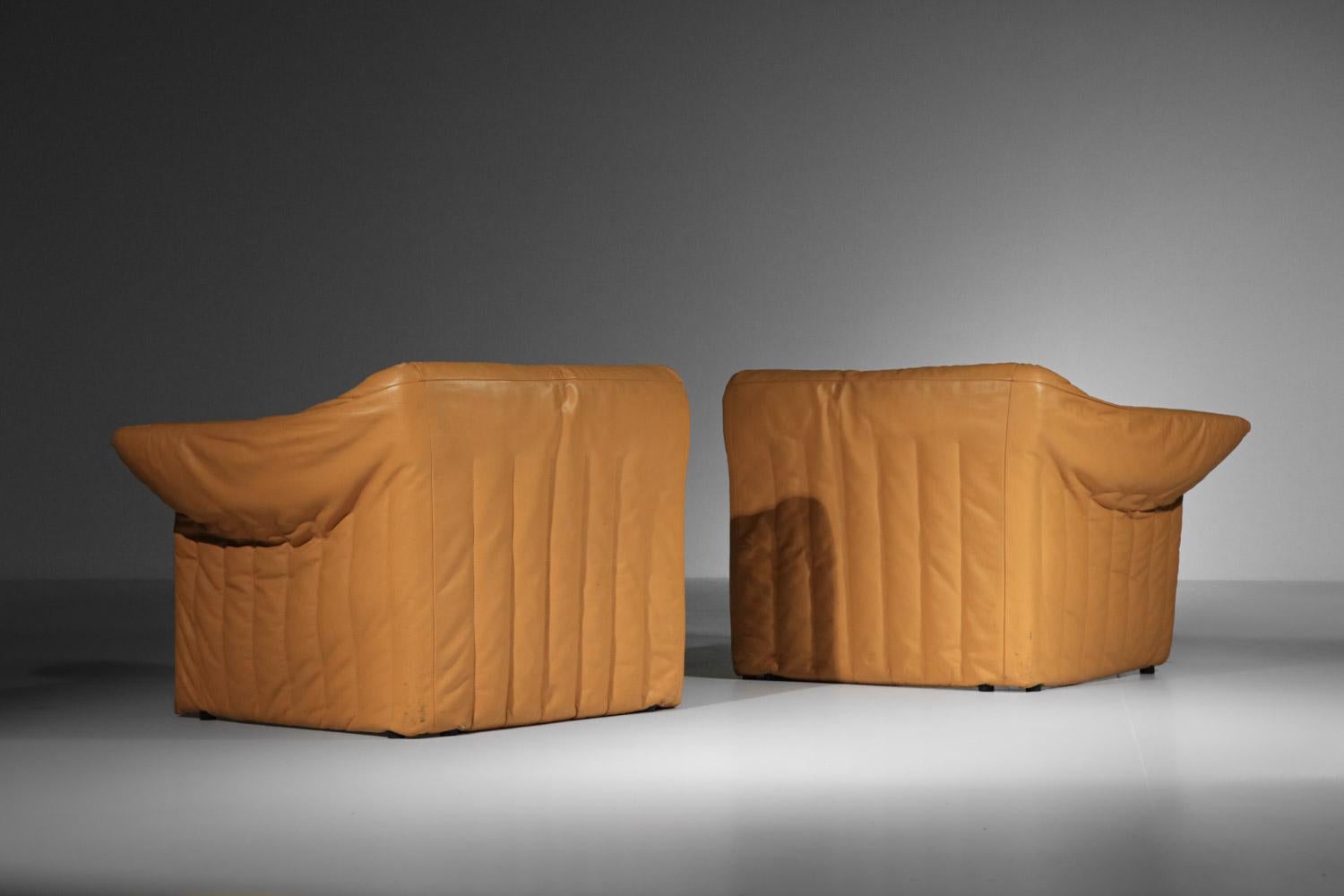 Leather armchairs and sofa Mario Bellini model Le stelle for B&B Italia For Sale 8