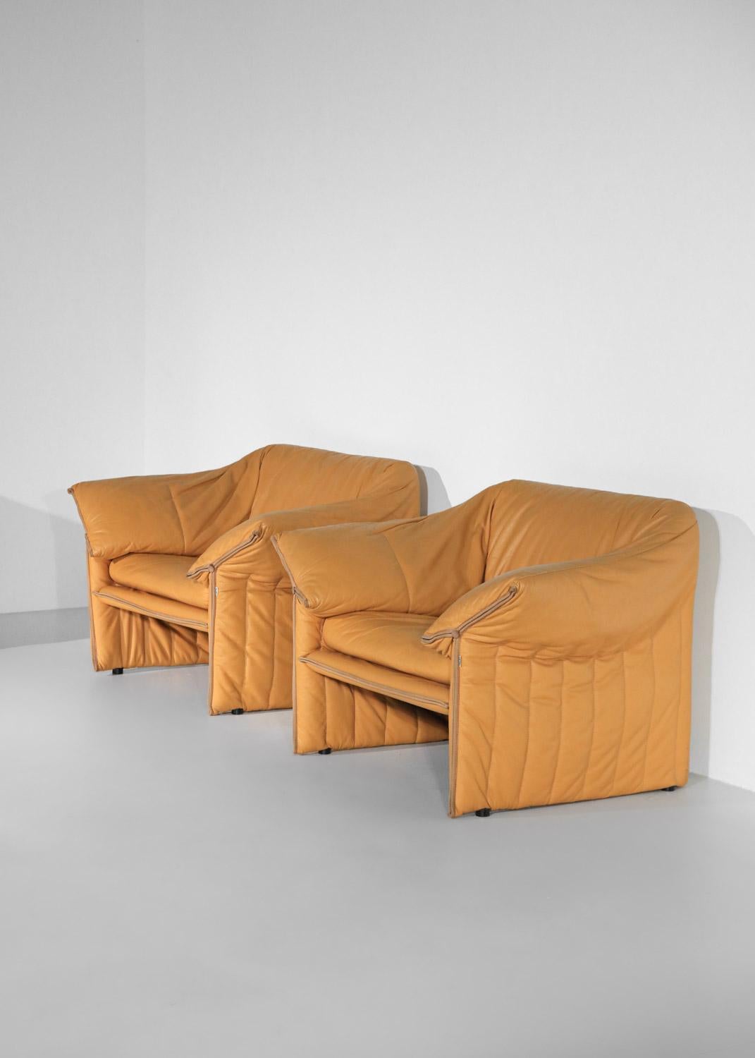 Mid-Century Modern Leather armchairs and sofa Mario Bellini model Le stelle for B&B Italia For Sale