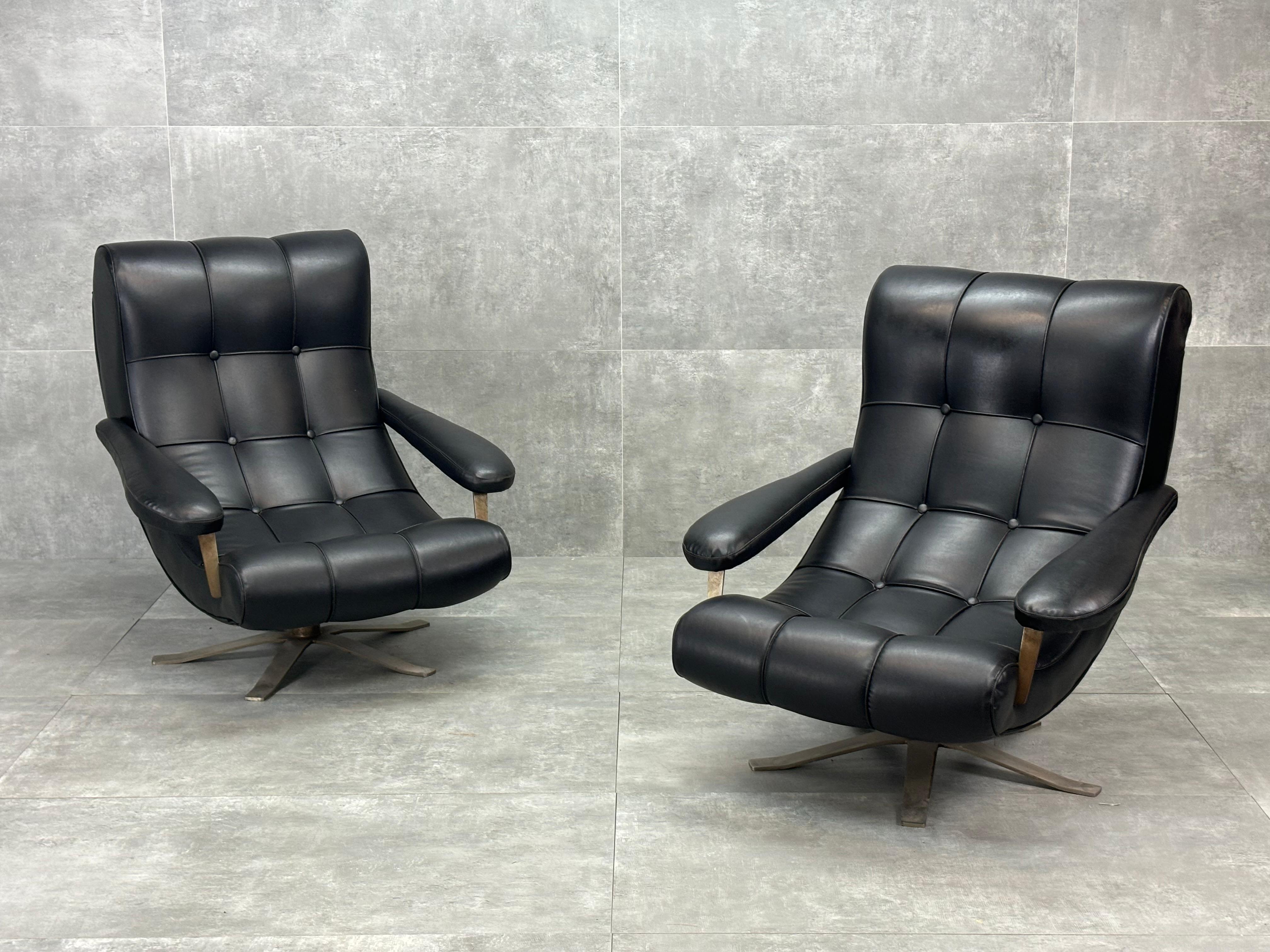 Leather armchairs by Guido Bonzanin, Tecnosalotto, 1960s, set of 2 In condizioni buone a Quarrata, IT