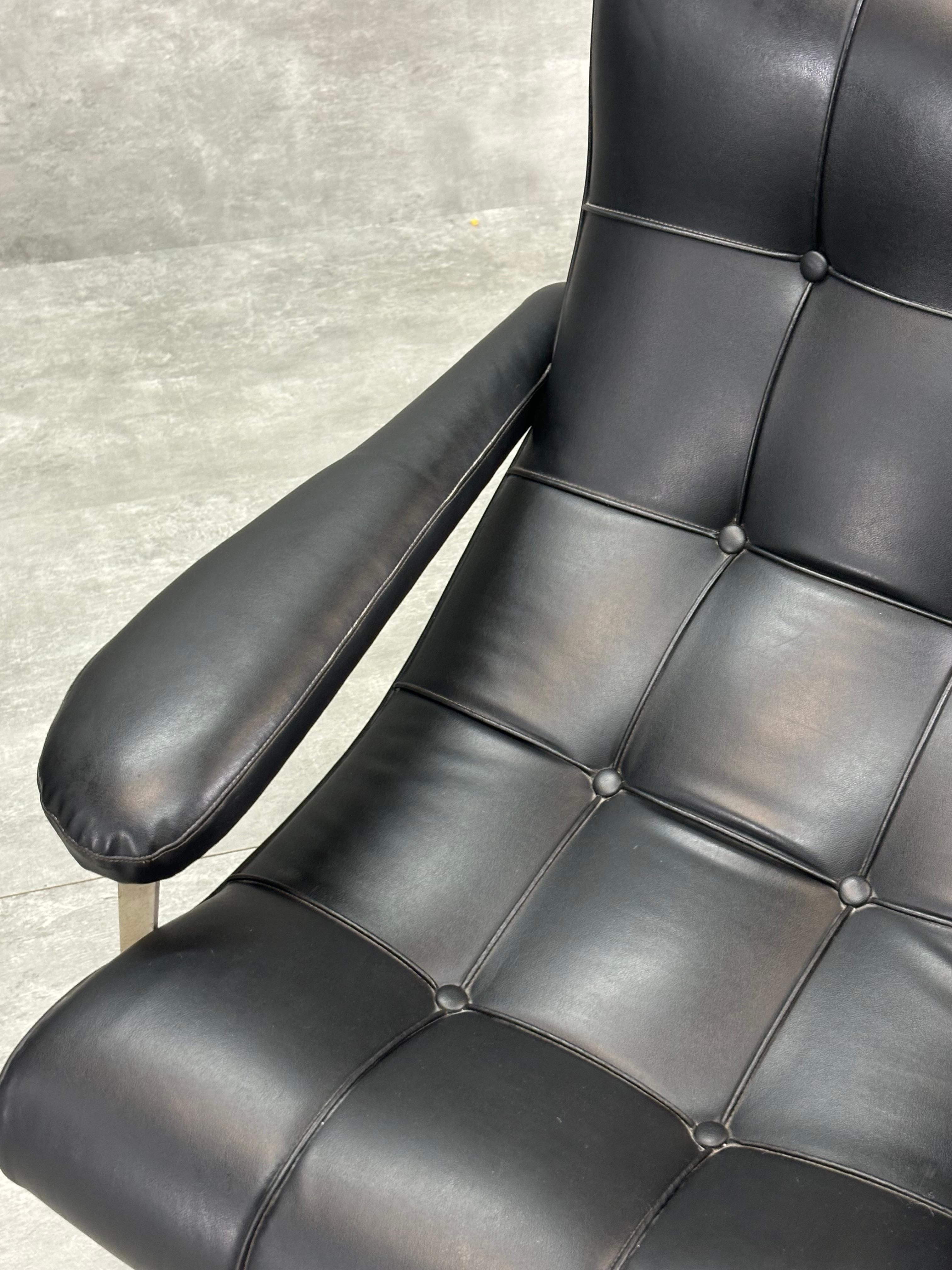 Leather armchairs by Guido Bonzanin, Tecnosalotto, 1960s, set of 2 2