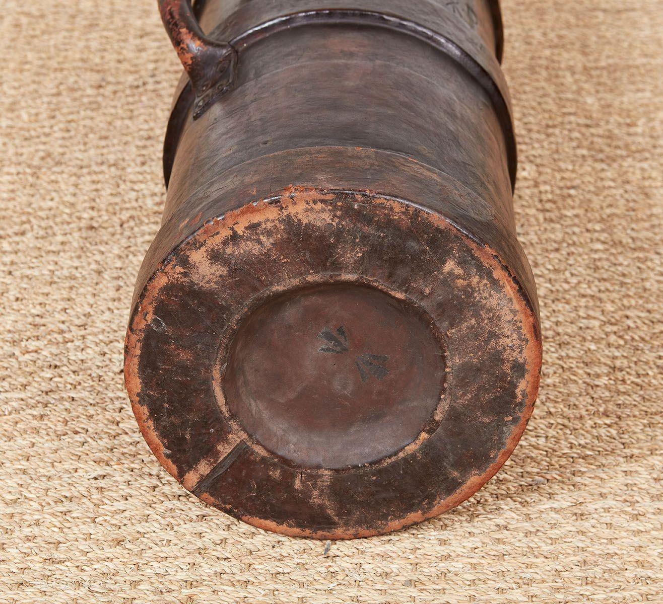 Porte-parapluie de l'artillerie en cuir en vente 4
