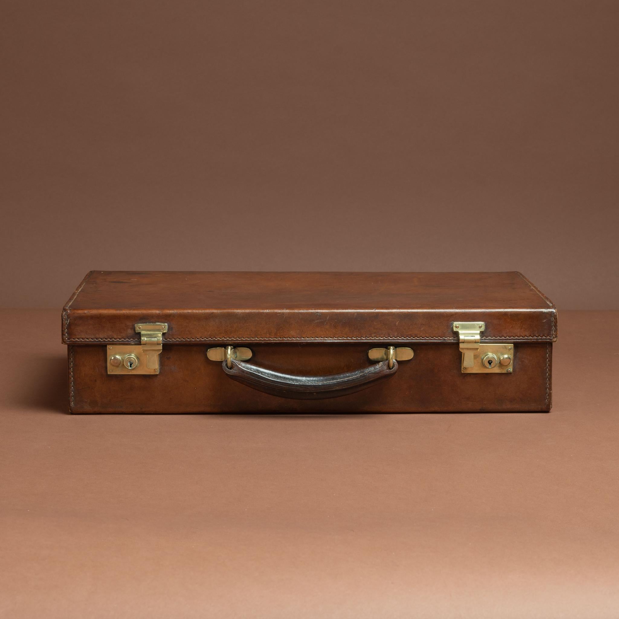 Ottone Custodia in pelle, CIRCA 1925 in vendita