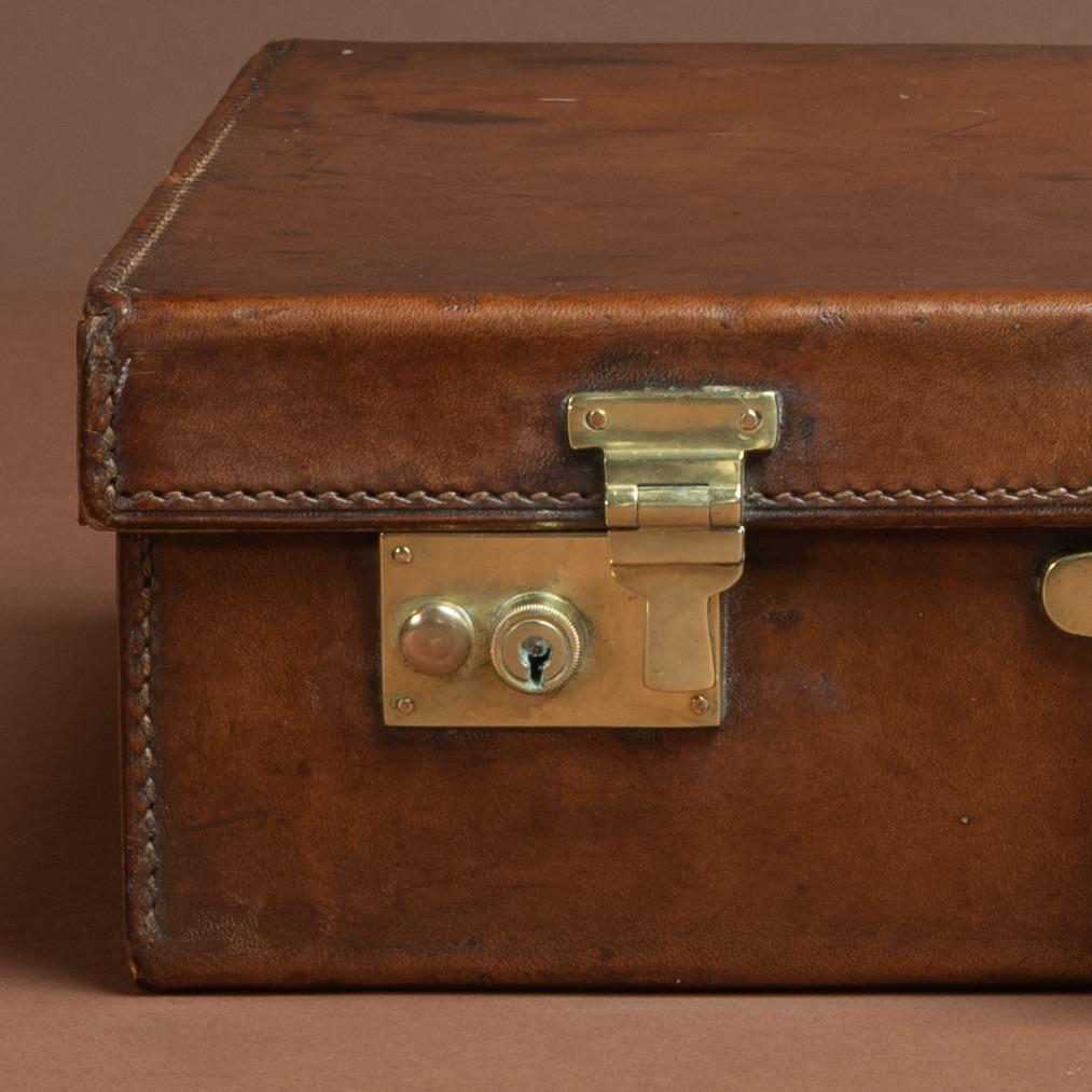 Custodia in pelle, CIRCA 1925 in vendita 3
