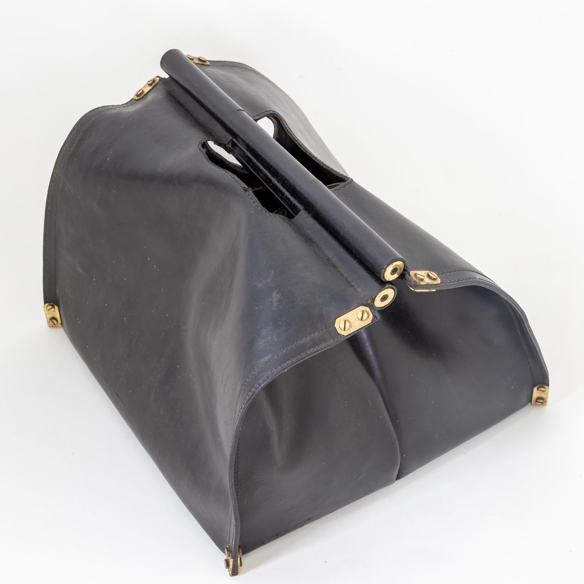 Leather Bag for Logs by Afra & Tobia Scarpa for Dimensione Fuoco, Italy 1980s In Good Condition In Greding, DE