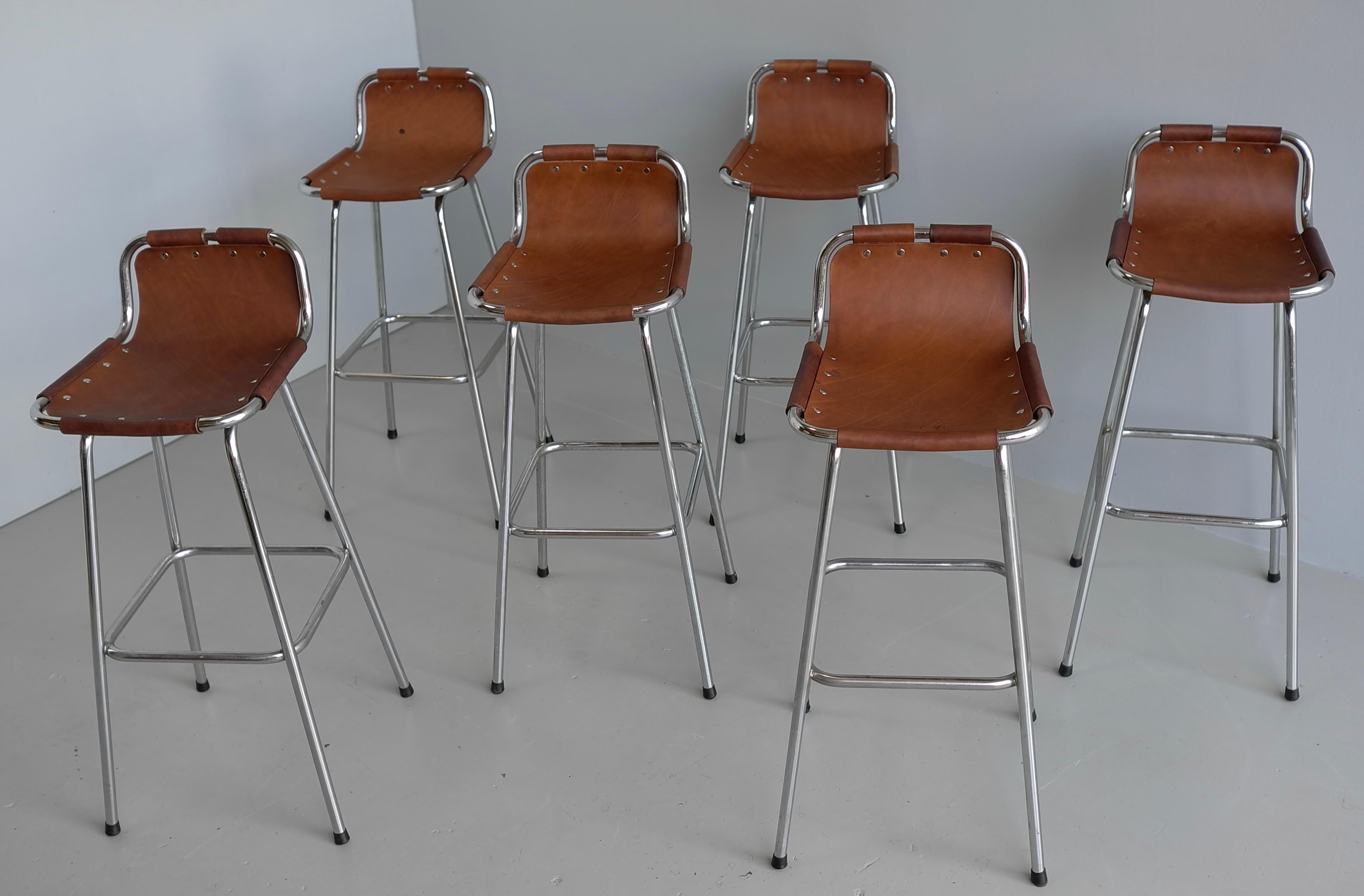 Mid-Century moderno Sgabelli da bar in pelle per la stazione sciistica di Les Arcs in Francia, scelti da Charlotte Perriand in vendita