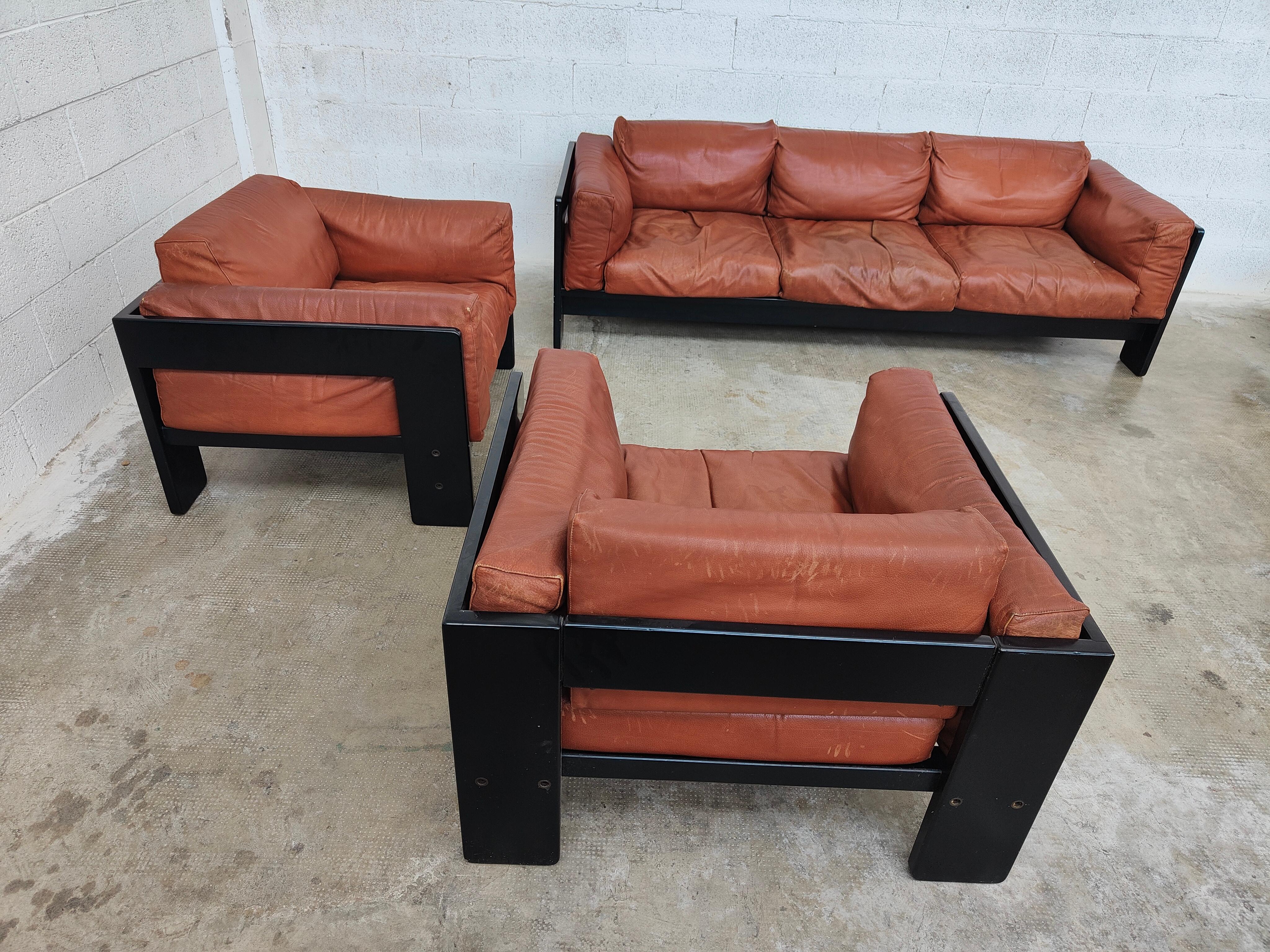 Leather Bastiano Sofa and Armchairs by Afra & Tobia Scarpa for Gavina 60s For Sale 4