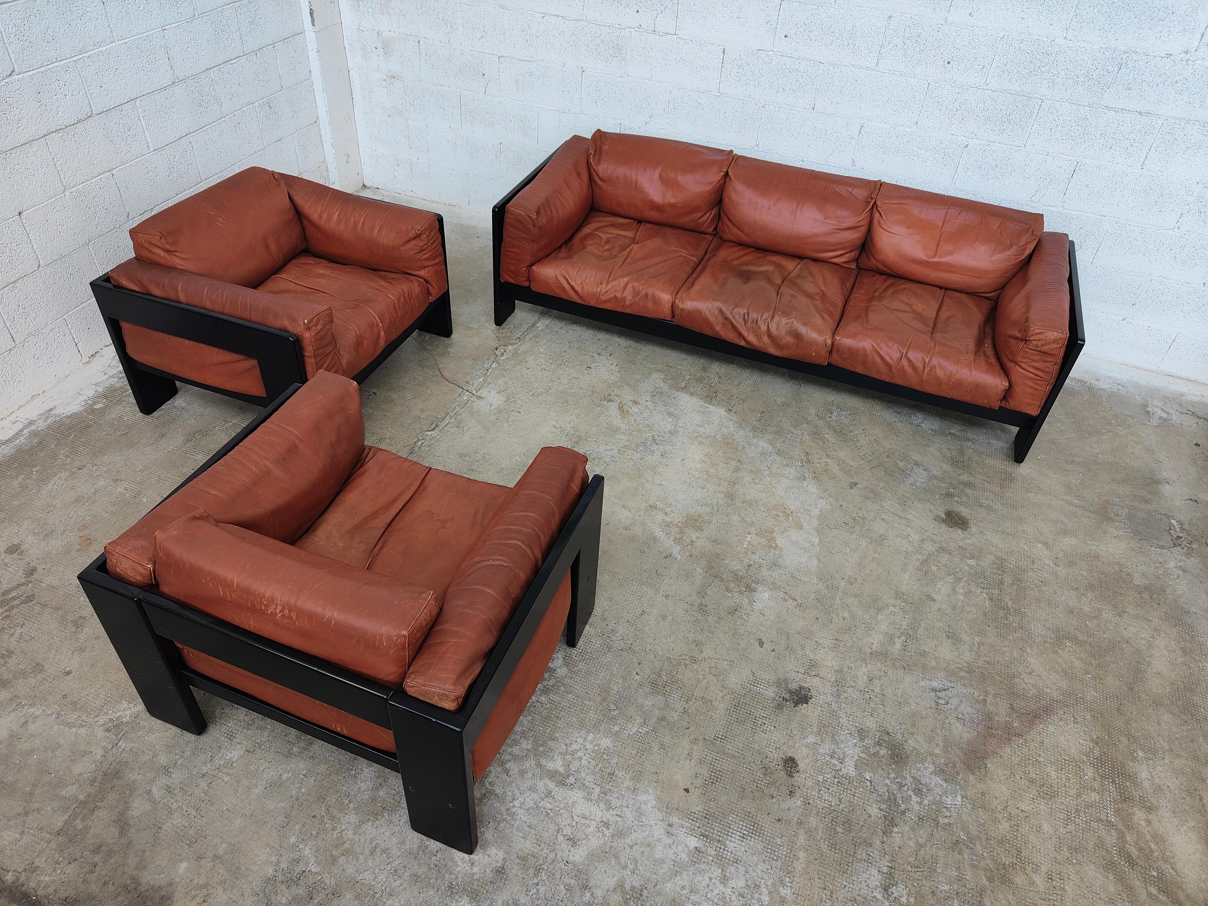 Leather Bastiano Sofa and Armchairs by Afra & Tobia Scarpa for Gavina 60s For Sale 6