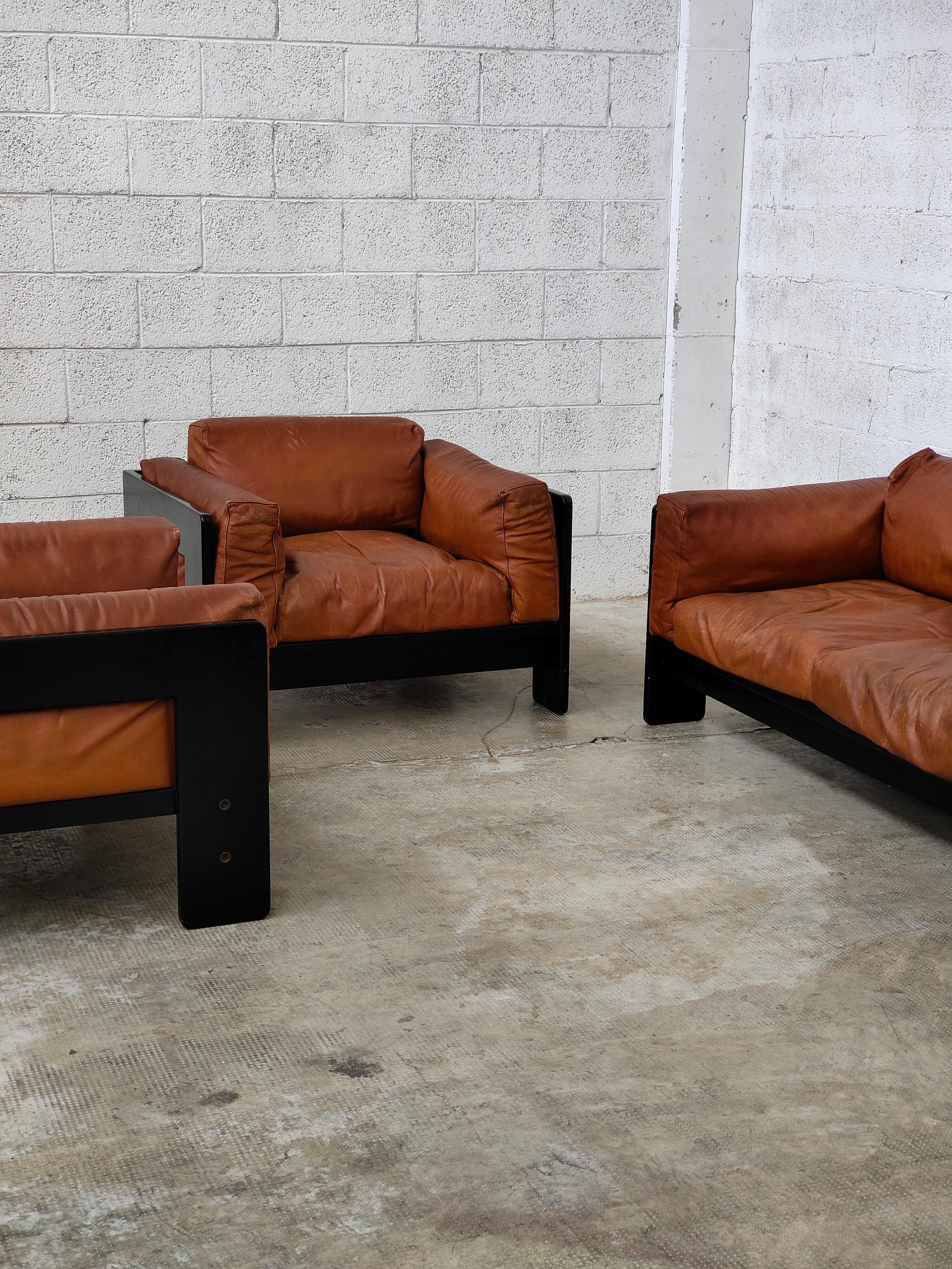 Leather Bastiano Sofa and Armchairs by Afra & Tobia Scarpa for Gavina 60s For Sale 1