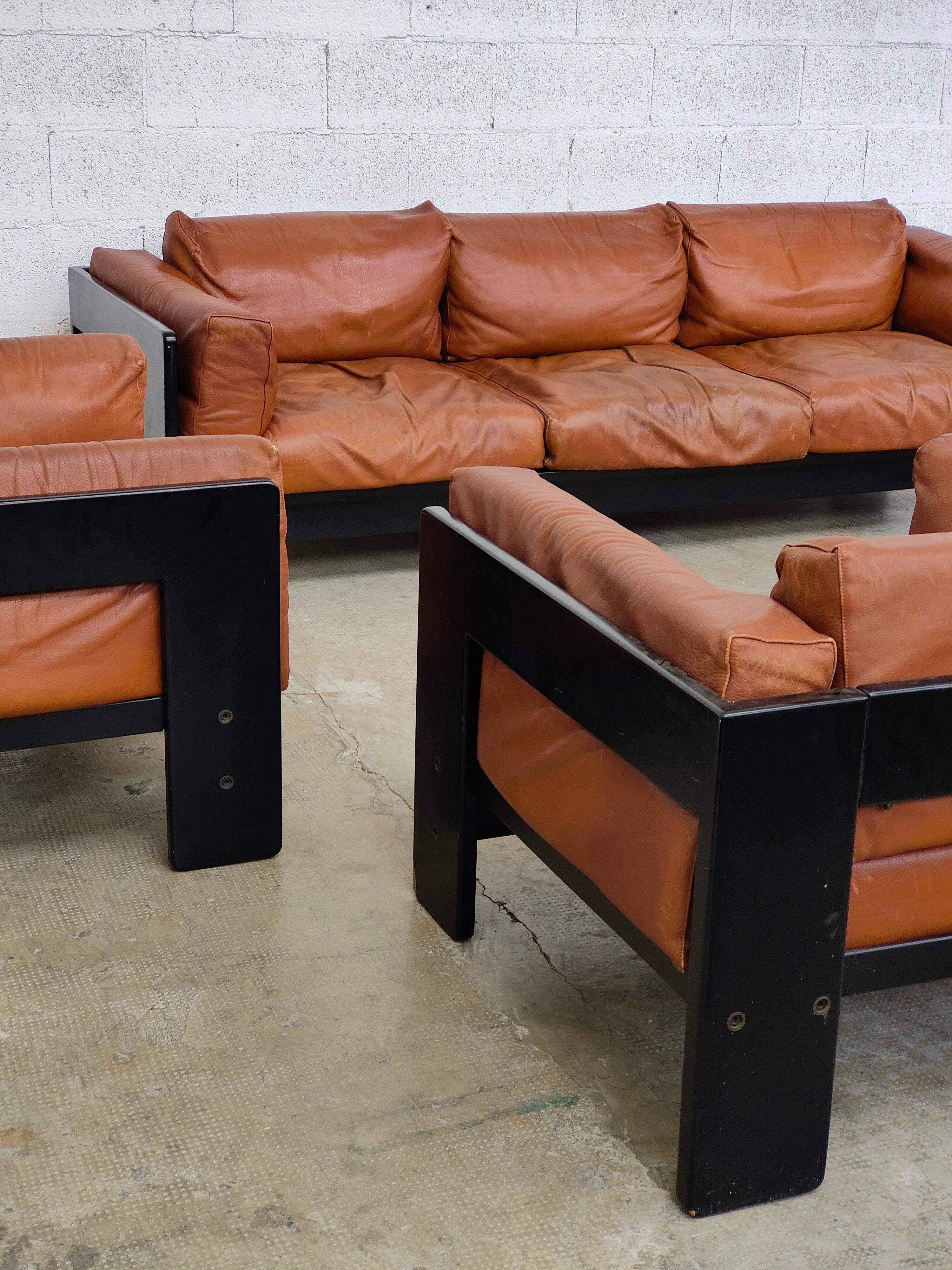 Leather Bastiano Sofa and Armchairs by Afra & Tobia Scarpa for Gavina 60s For Sale 3