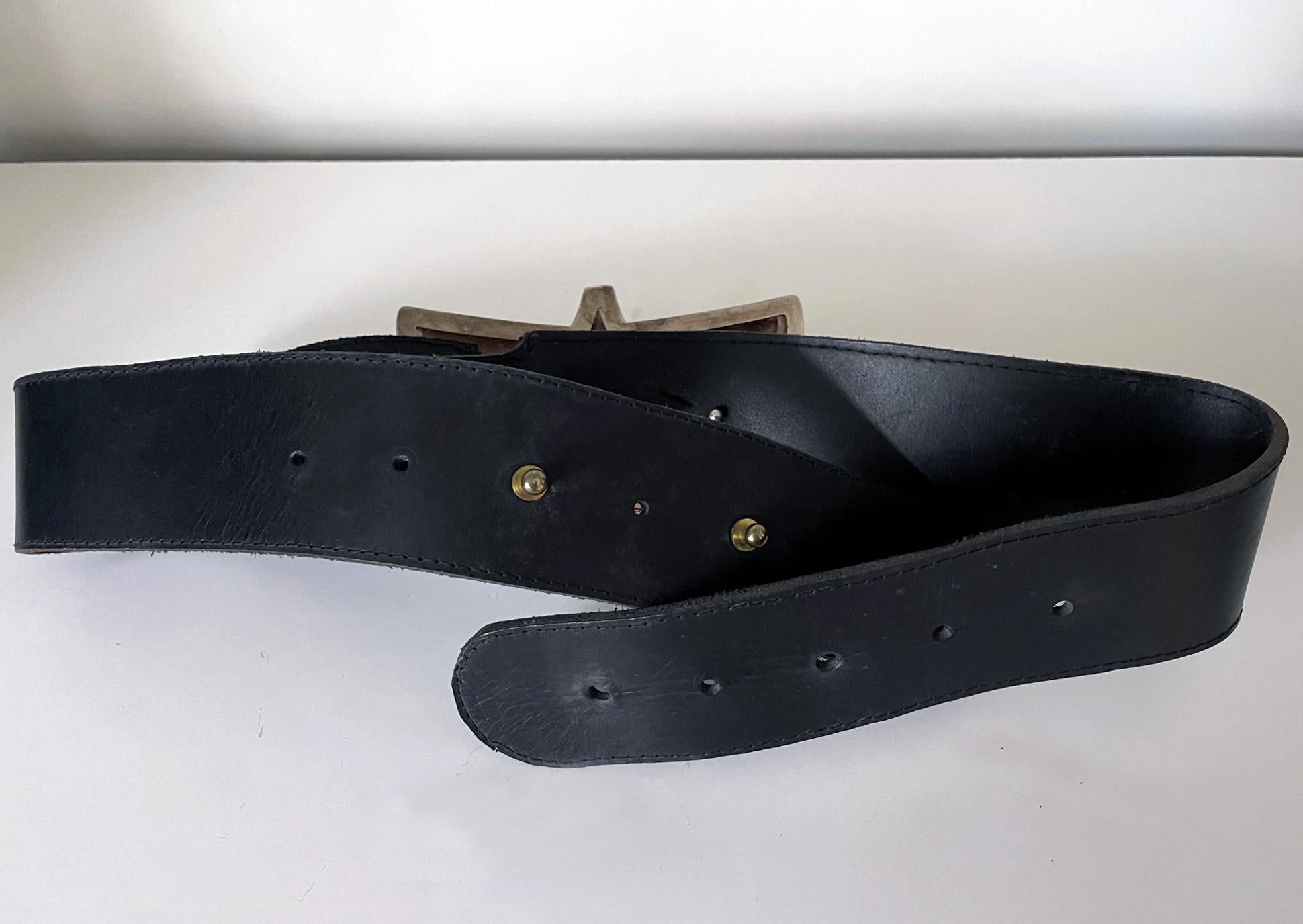 Leather Belt with Large Sterling Buckles Graziella Laffi In Good Condition For Sale In Atlanta, GA