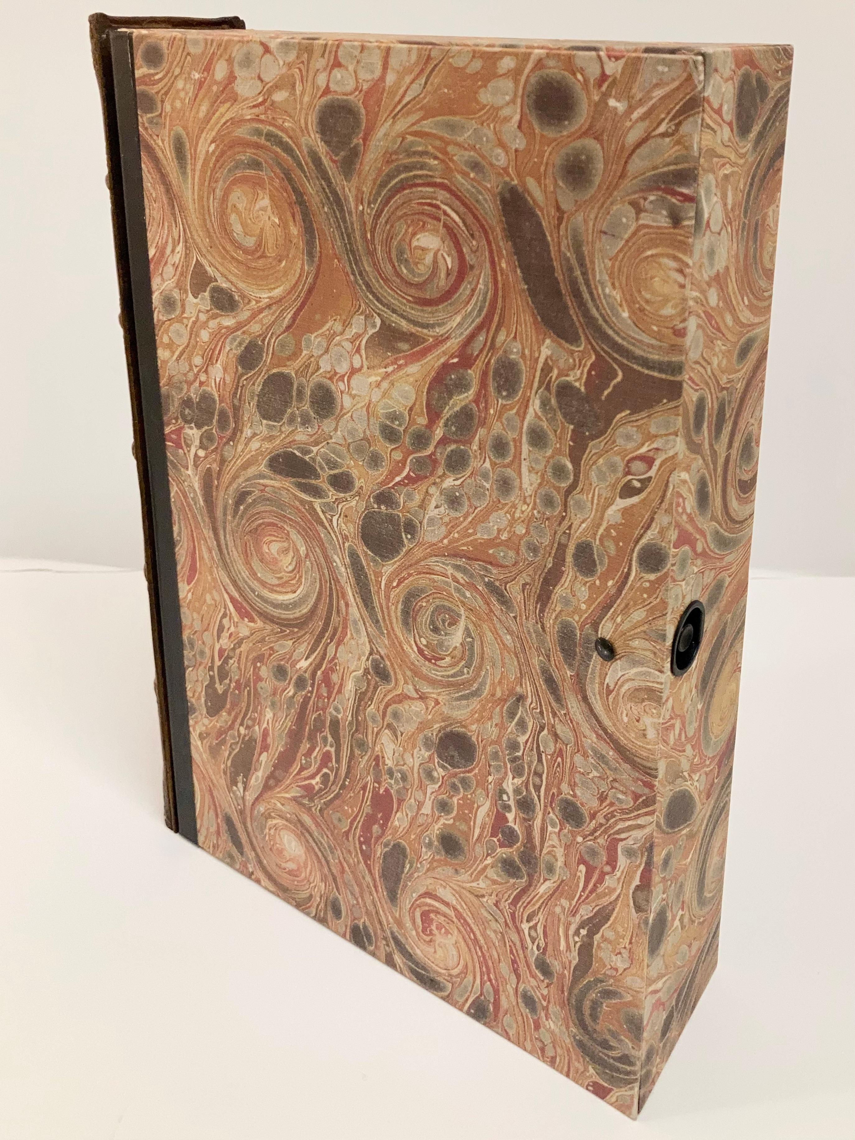 Anglais Boîte à livres en cuir - Ledger en vente