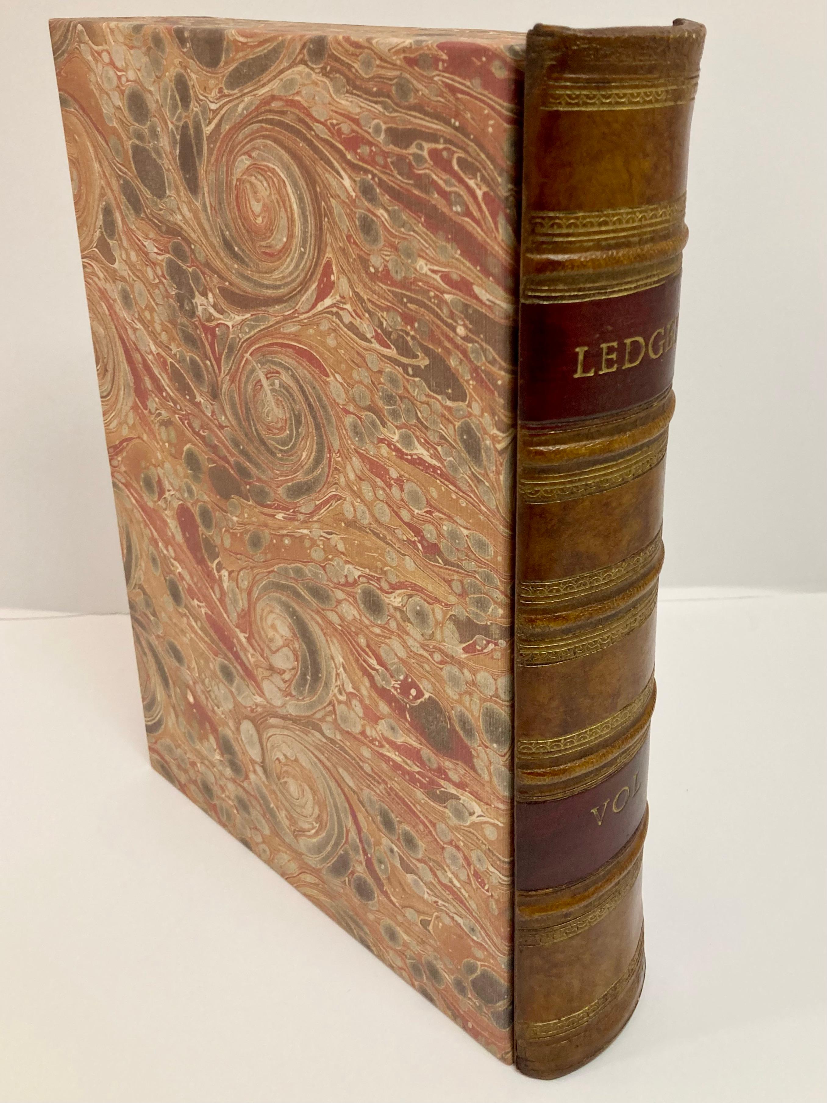 Boîte à livres en cuir - Ledger Bon état - En vente à Los Angeles, CA