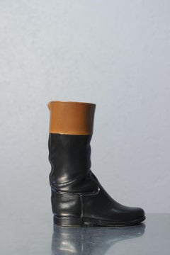 Vase en céramique en forme de botte de cuir par Poterie Pol Chambost Paris France 1950s