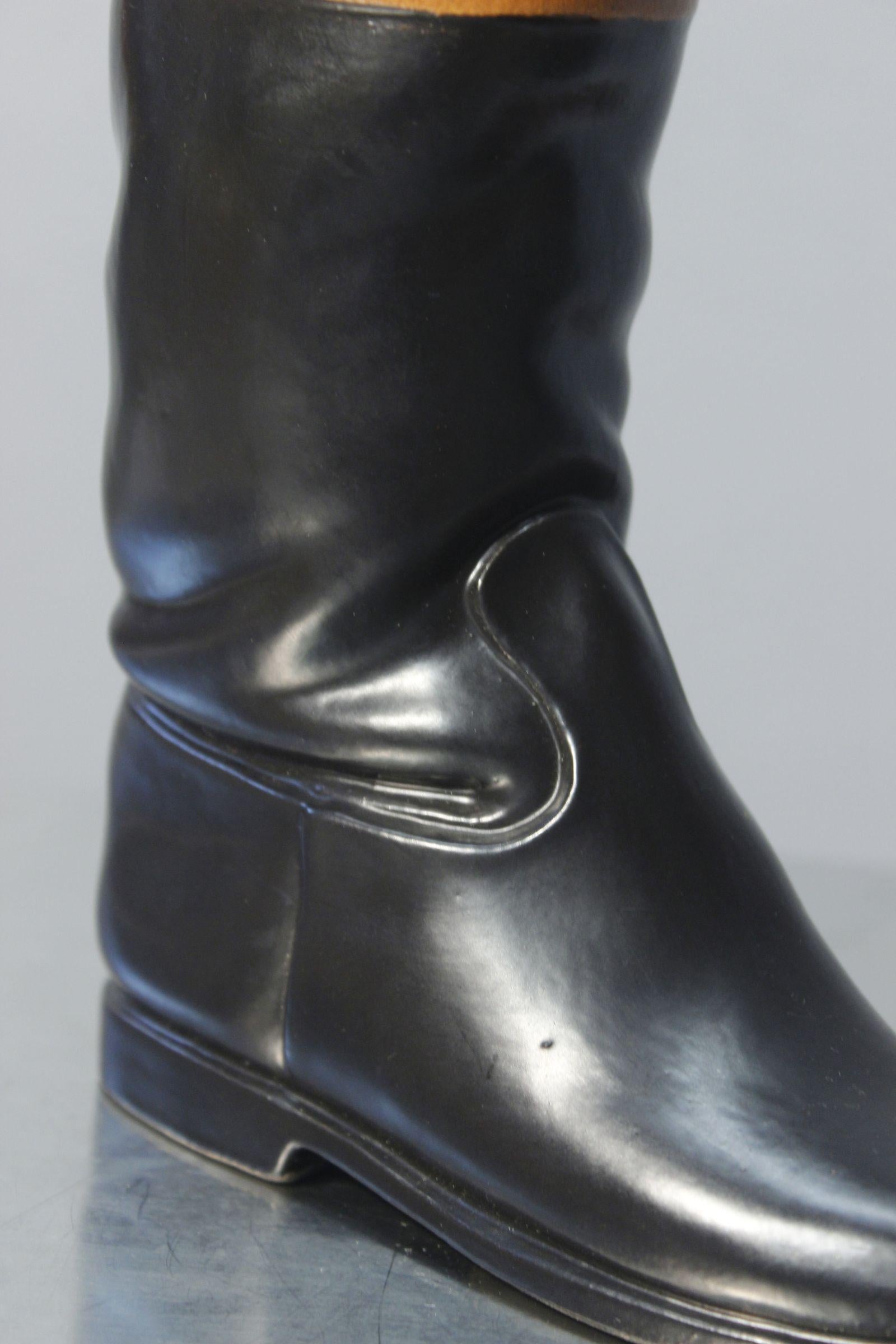 Jarrón de cerámica con forma de bota de cuero de Poterie Pol Chambost París Francia años 50 en Bueno estado para la venta en STRASBOURG, FR