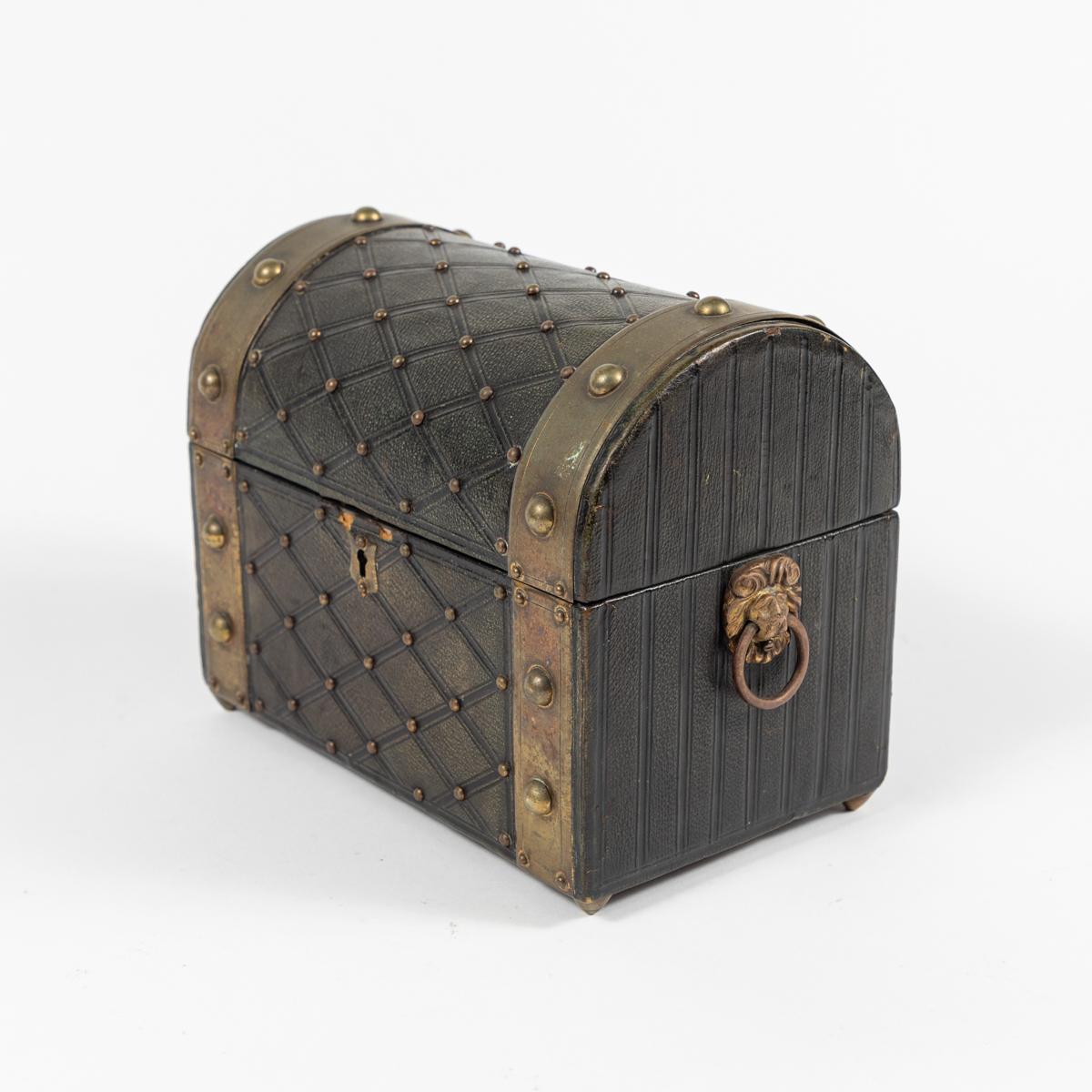 19th Century Regency Brass Studded Leather Box In Fair Condition In Los Angeles, CA